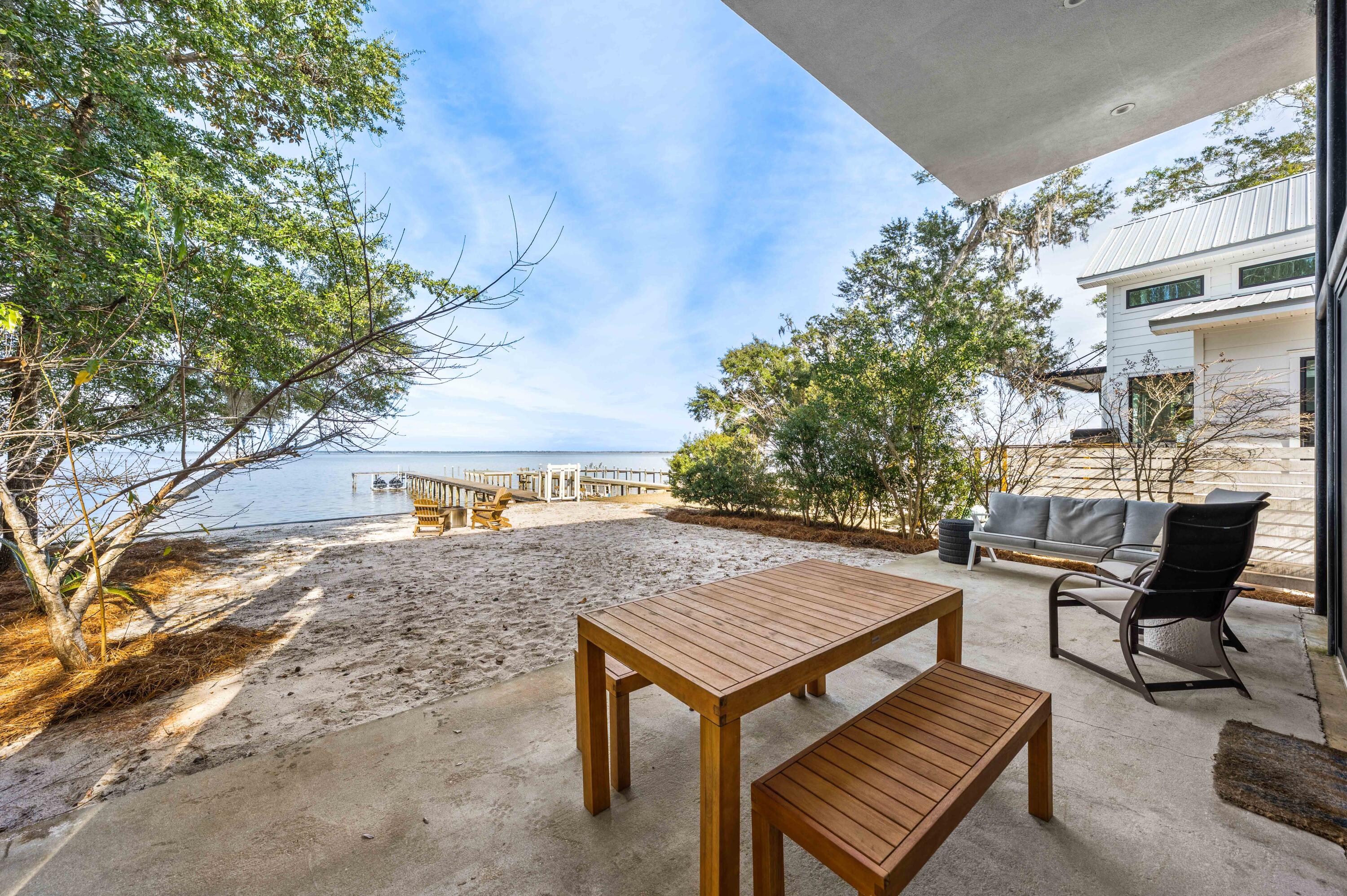 MAGNOLIA BEACH - Land