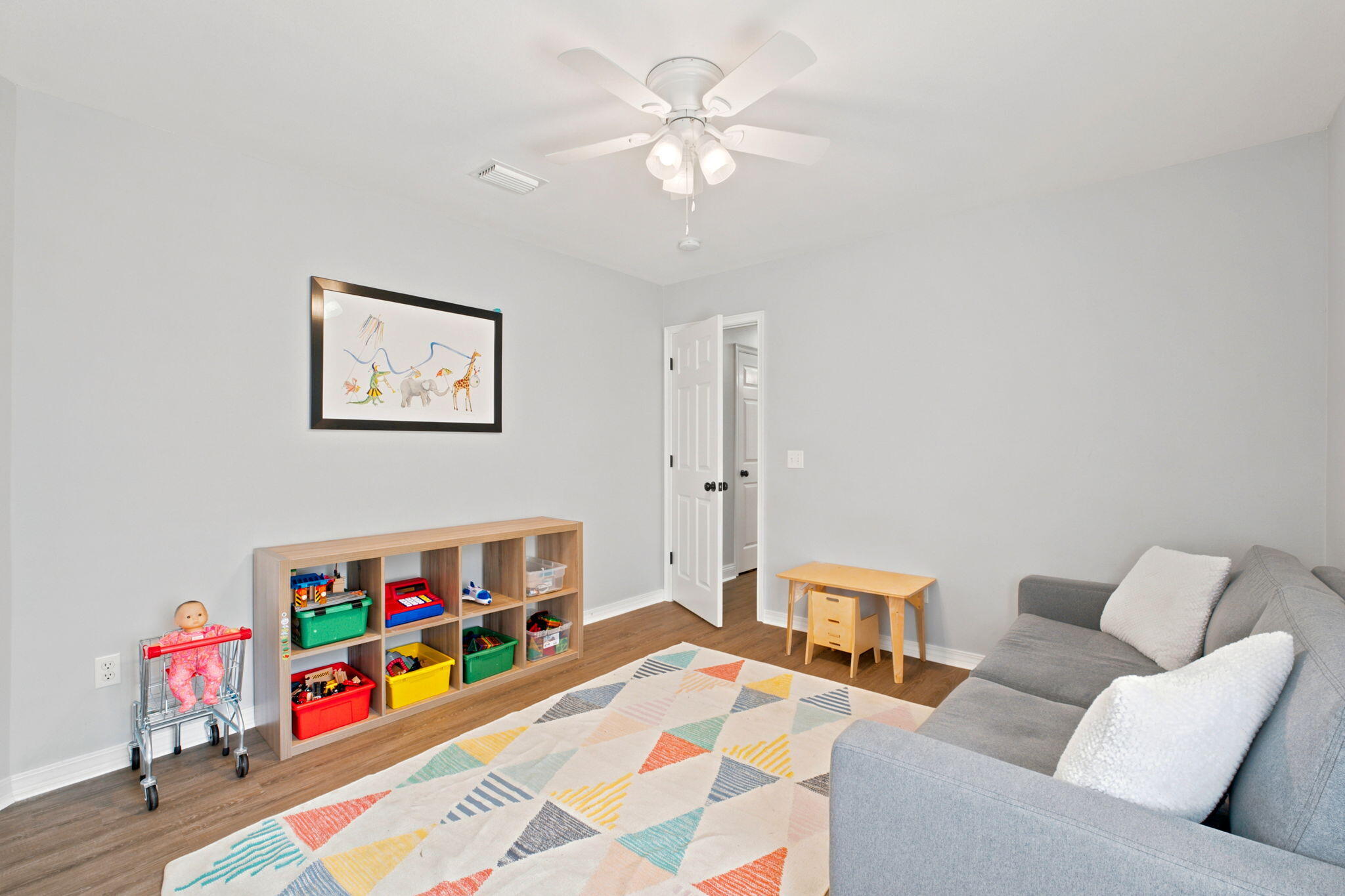 ROBLEDAL ESTATES - Residential
