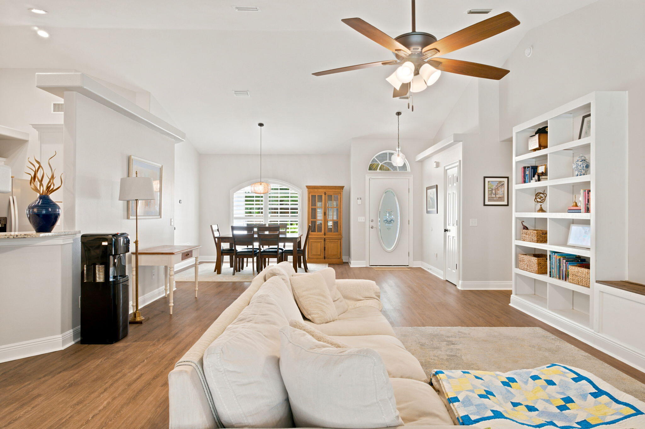 ROBLEDAL ESTATES - Residential