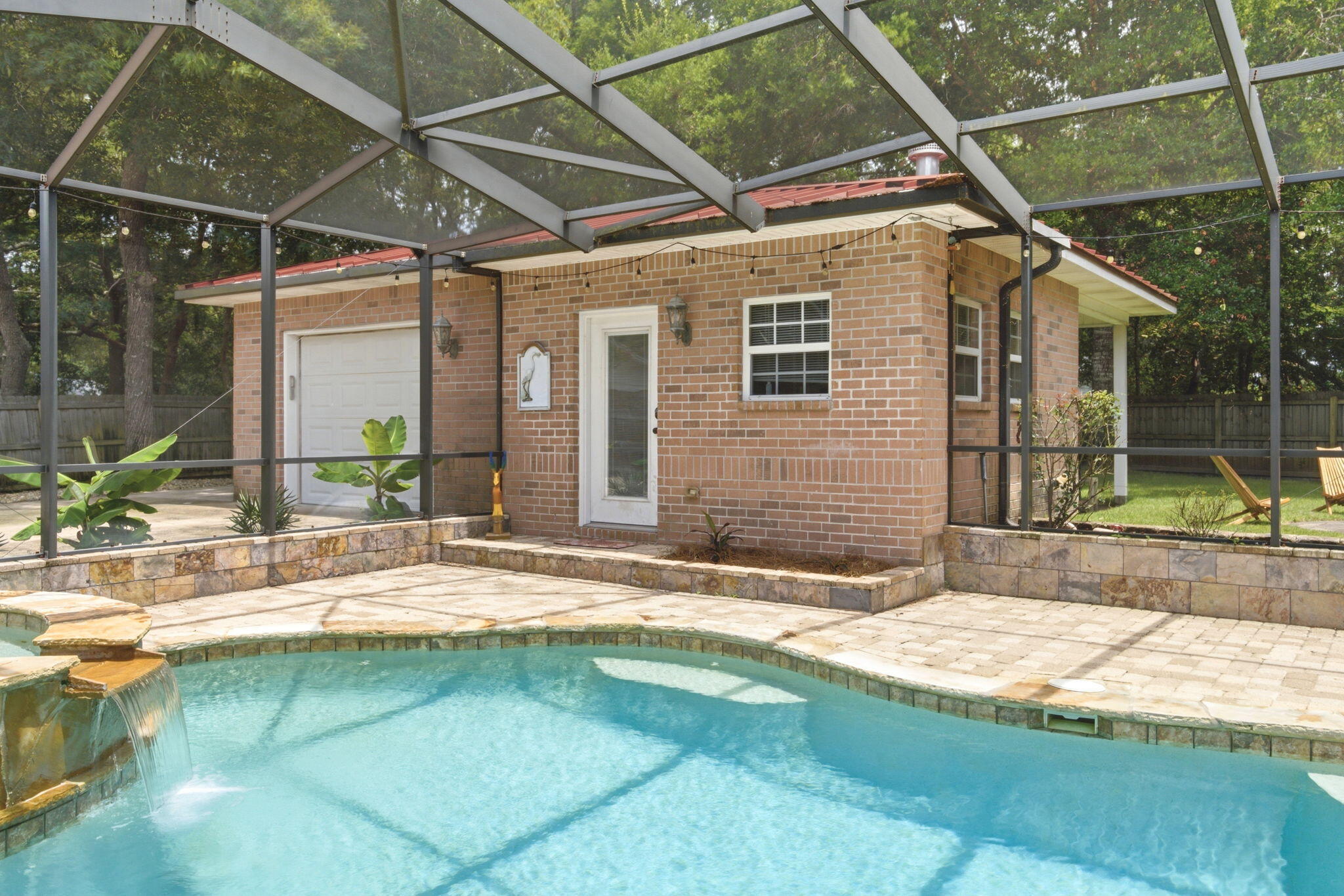 ROBLEDAL ESTATES - Residential