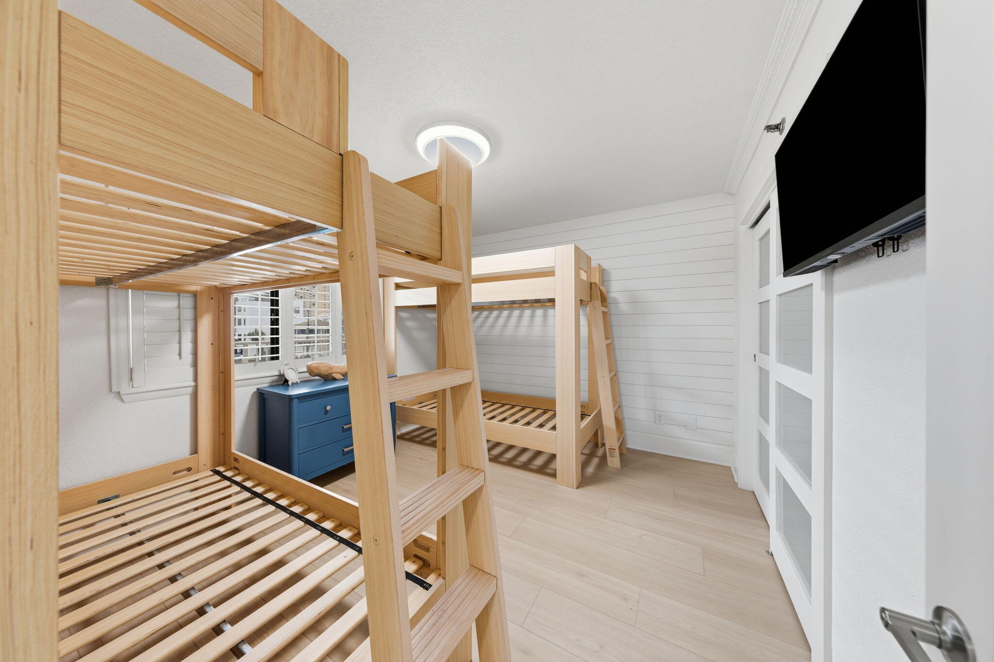 MAINSAIL CONDO PH 5 - Residential