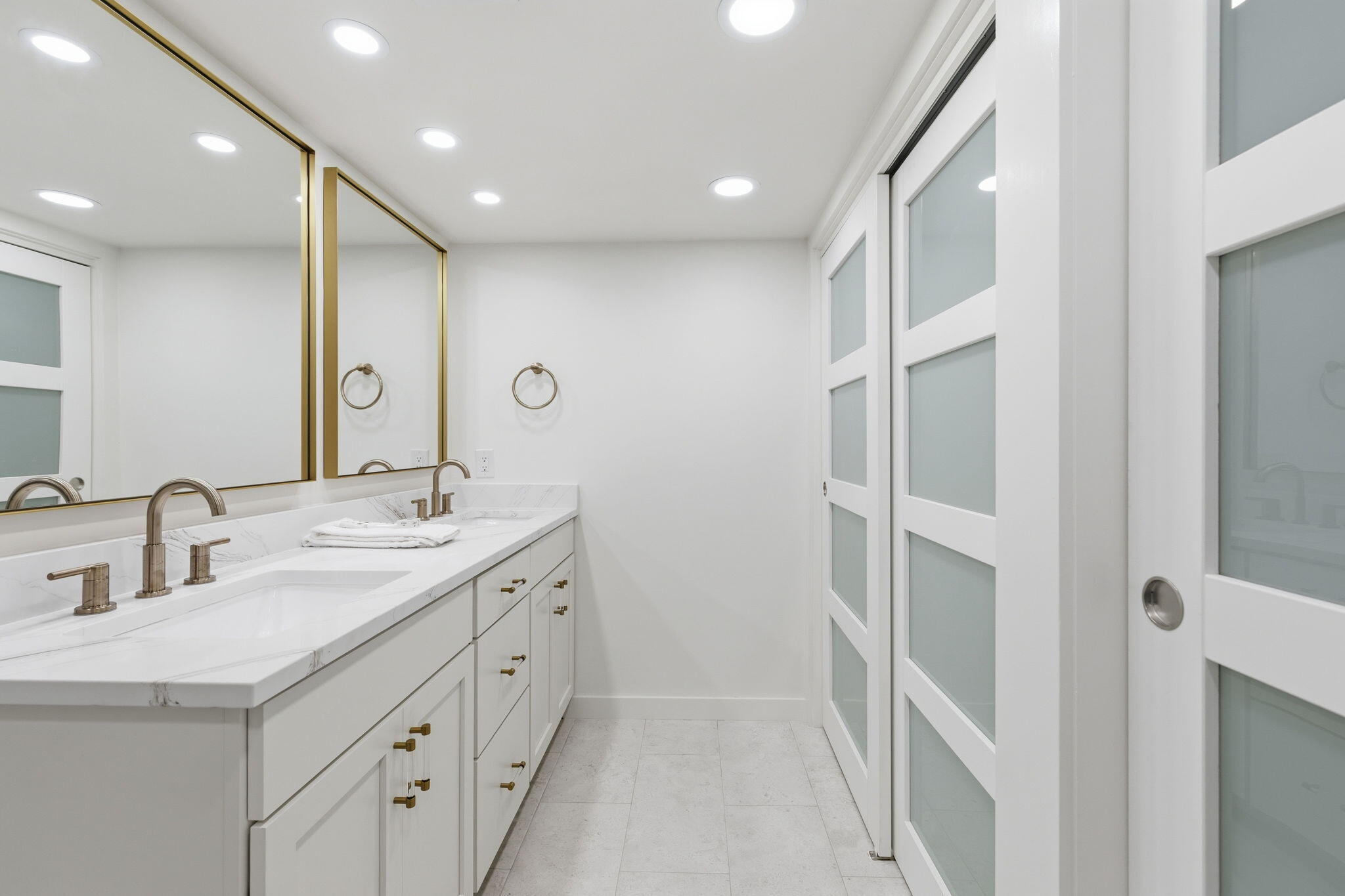MAINSAIL CONDO PH 5 - Residential