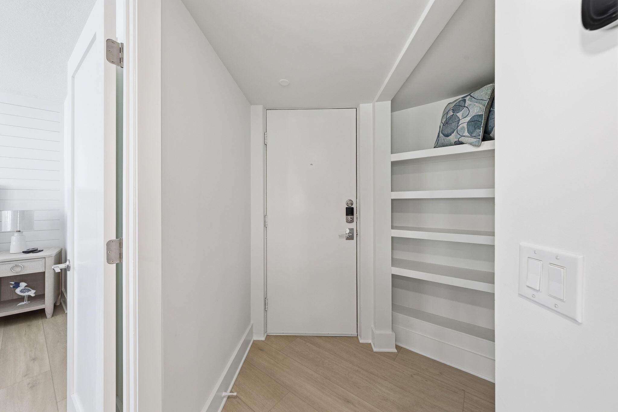MAINSAIL CONDO PH 5 - Residential