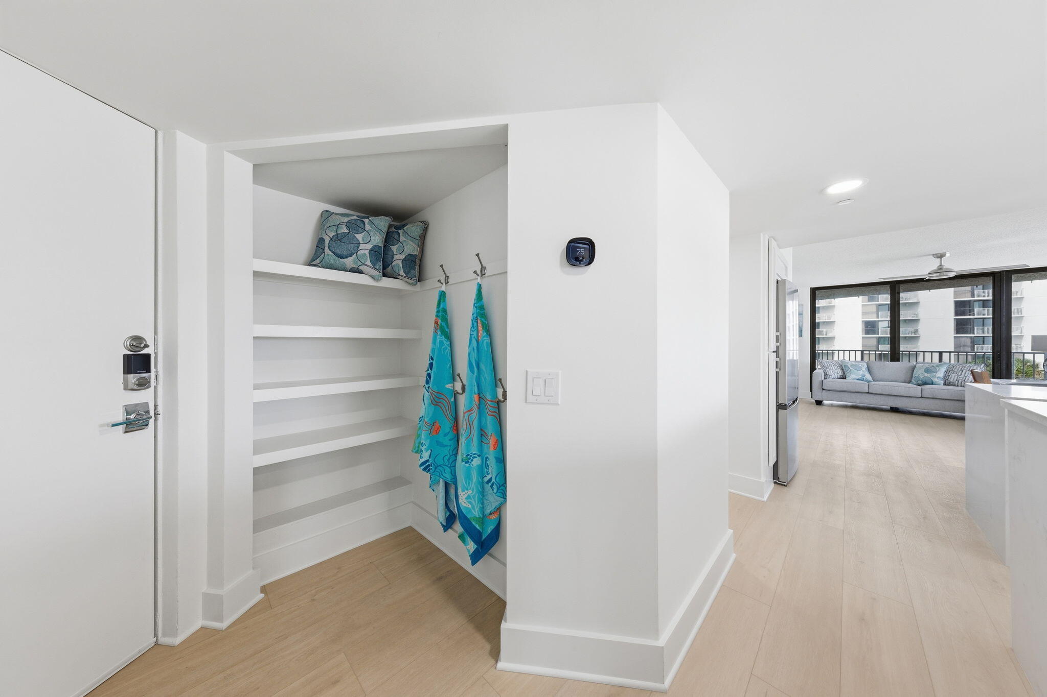MAINSAIL CONDO PH 5 - Residential