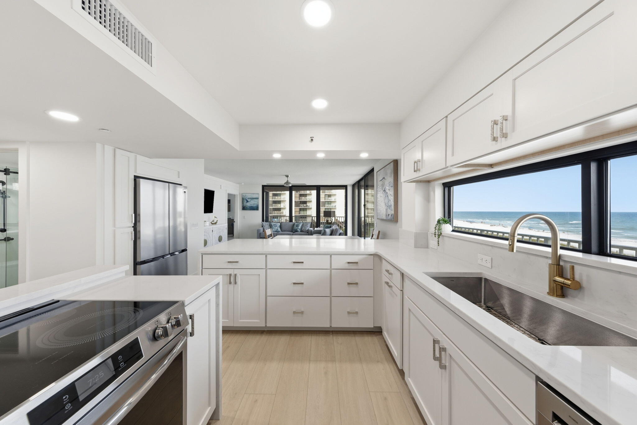 MAINSAIL CONDO PH 5 - Residential
