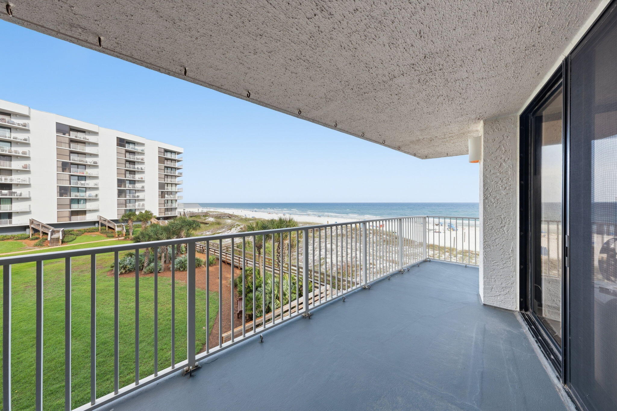 MAINSAIL CONDO PH 5 - Residential