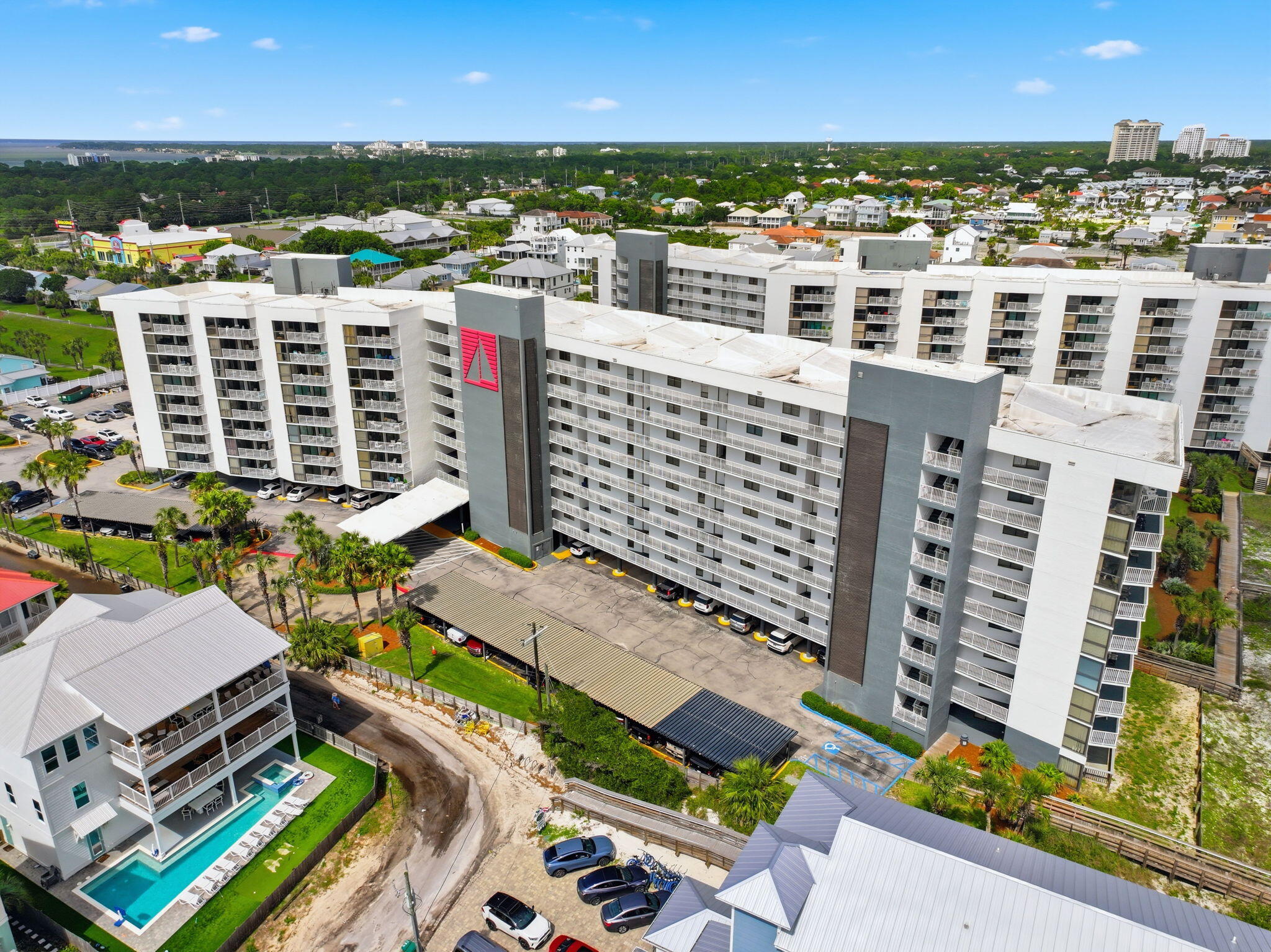 MAINSAIL CONDO PH 5 - Residential