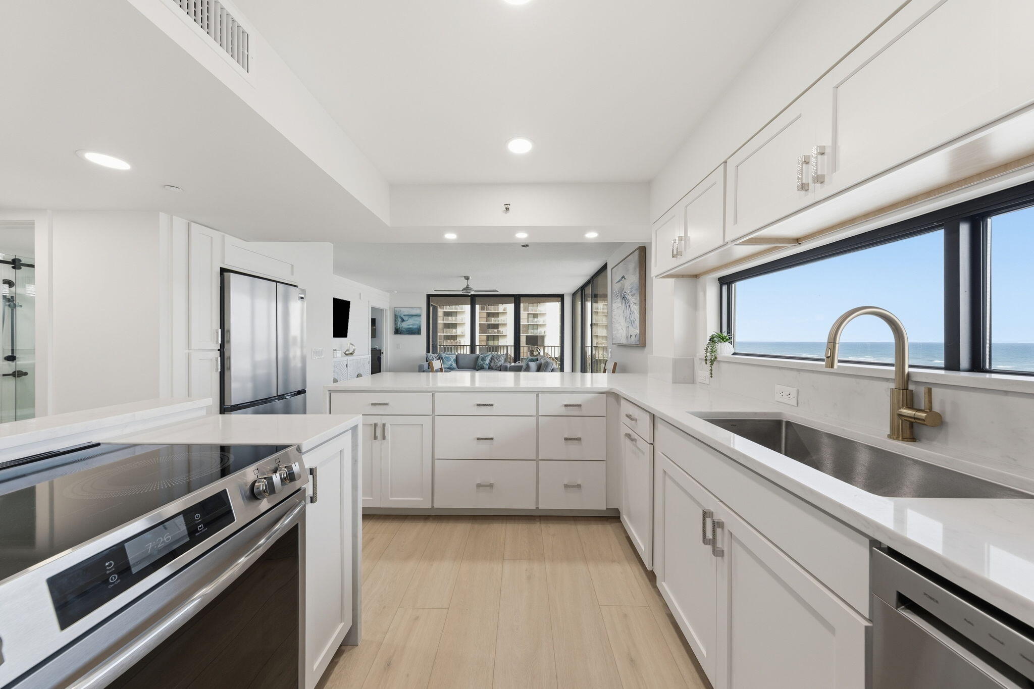 MAINSAIL CONDO PH 5 - Residential