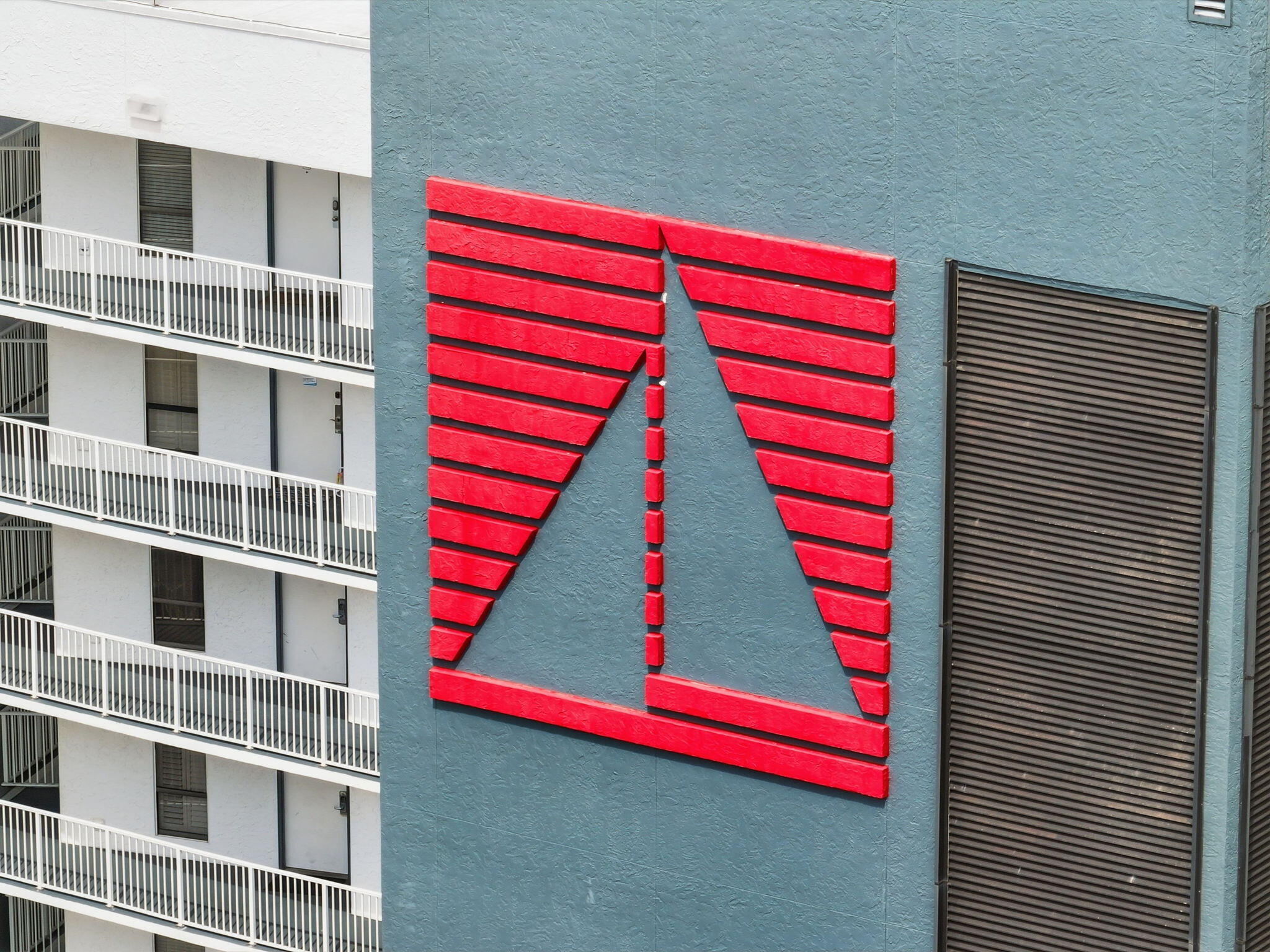 MAINSAIL CONDO PH 5 - Residential