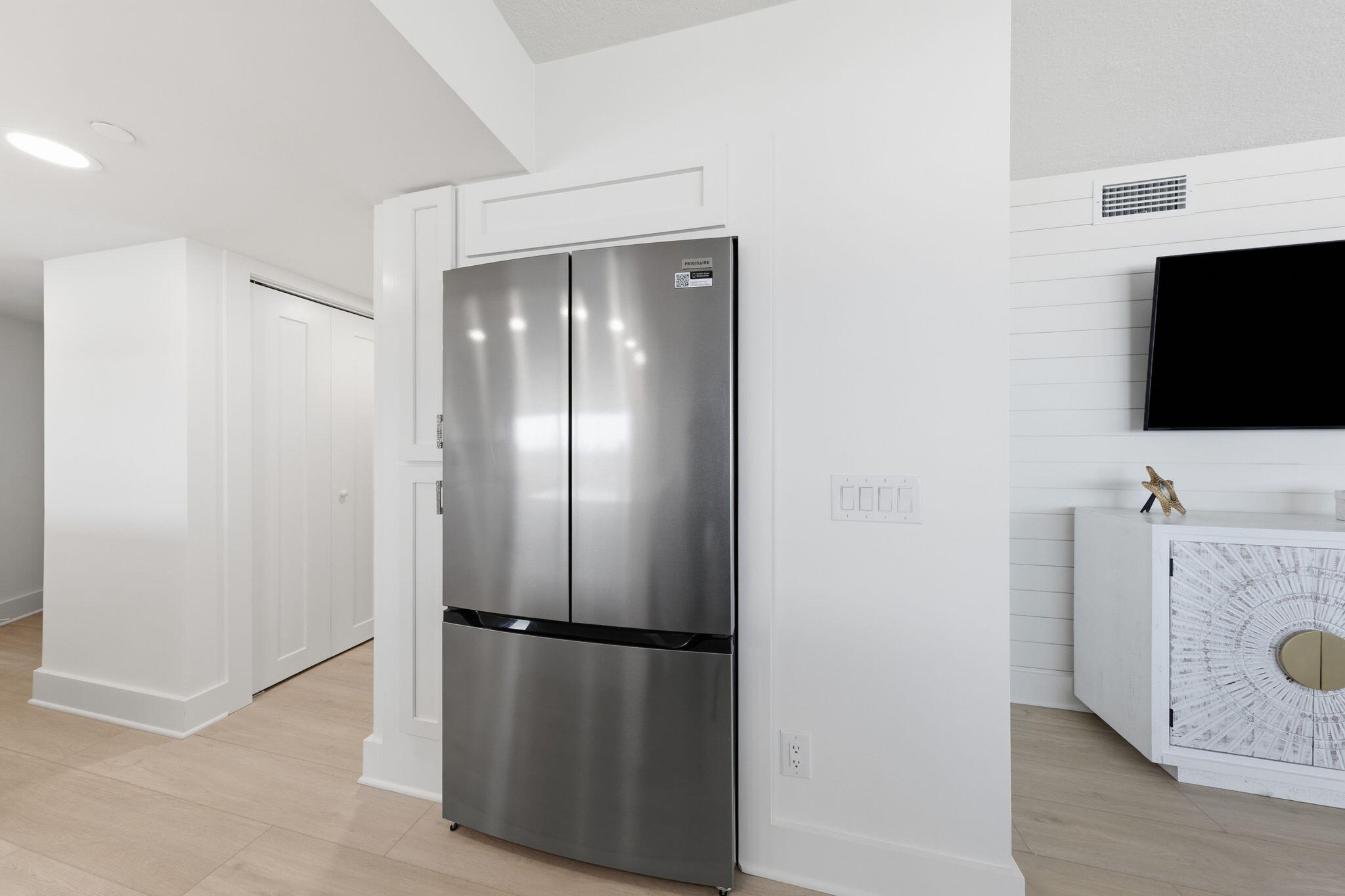 MAINSAIL CONDO PH 5 - Residential
