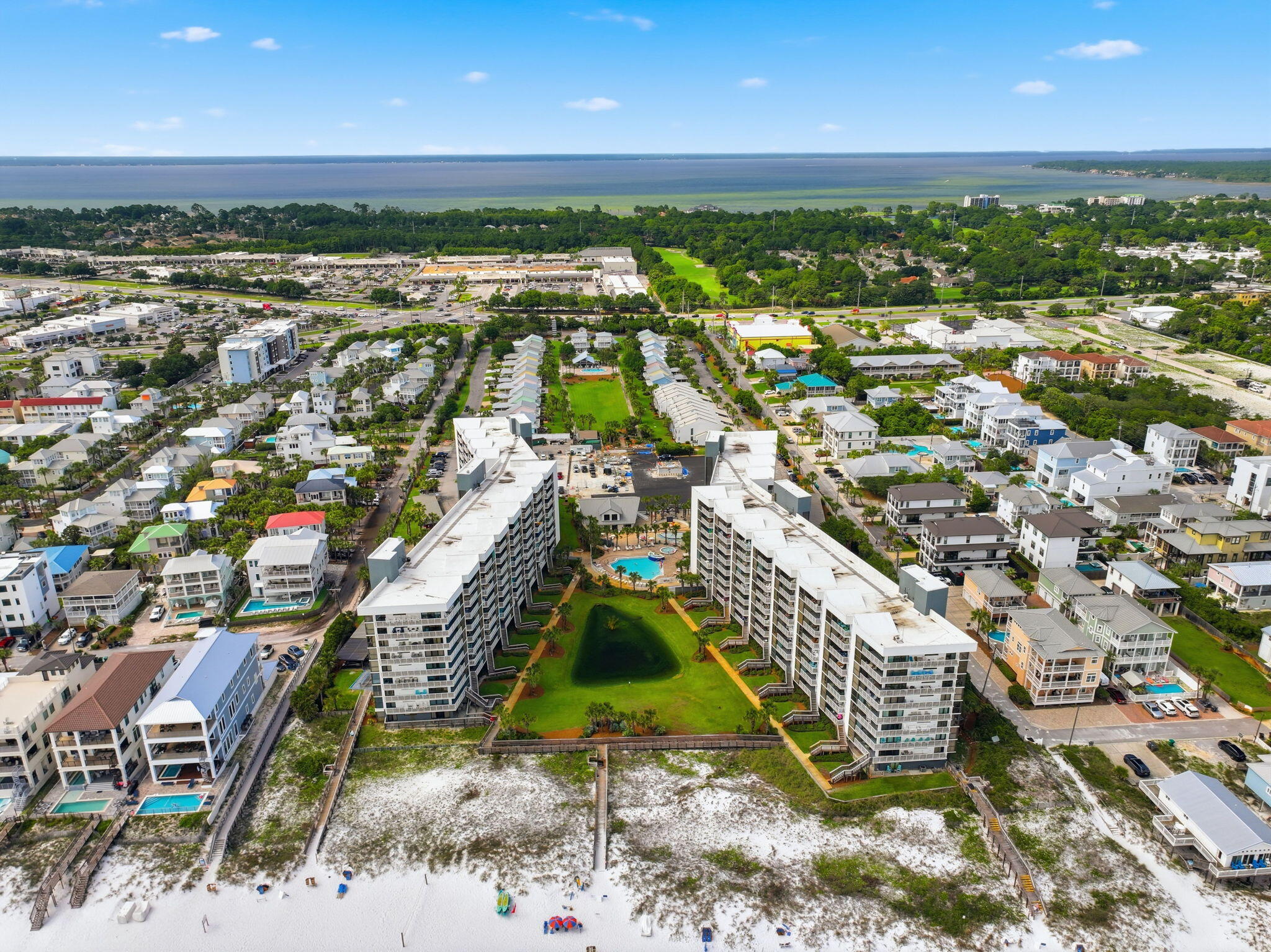 MAINSAIL CONDO PH 5 - Residential