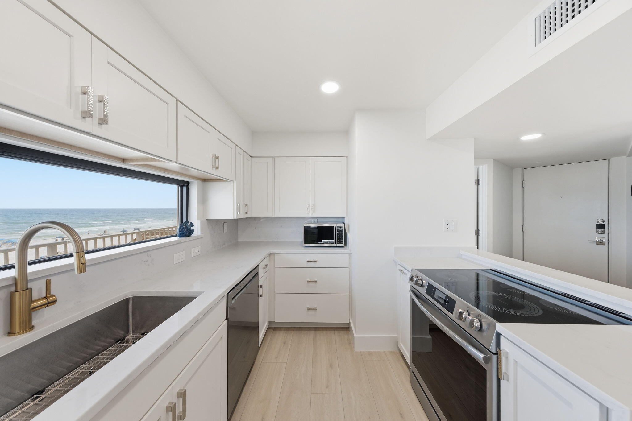 MAINSAIL CONDO PH 5 - Residential