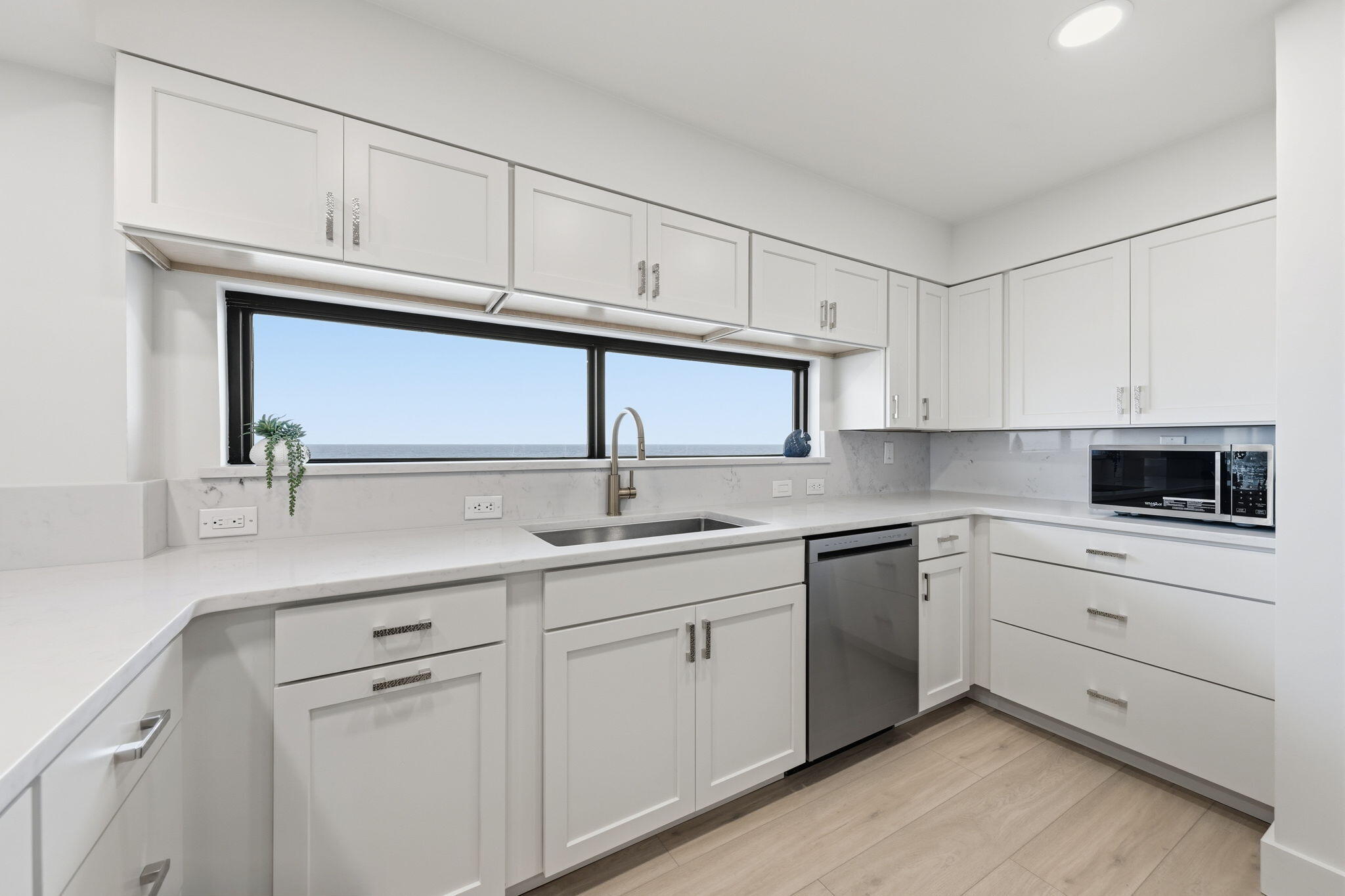 MAINSAIL CONDO PH 5 - Residential