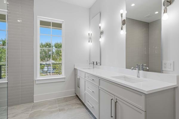 RIVIERA BEACH - Residential