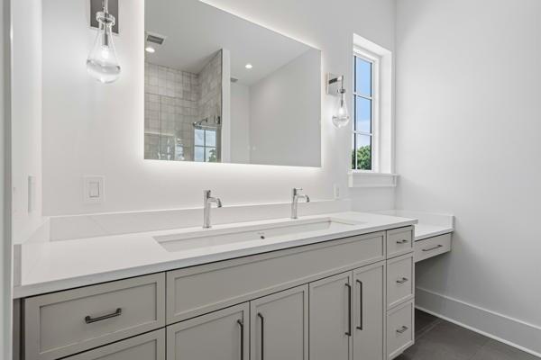 RIVIERA BEACH - Residential