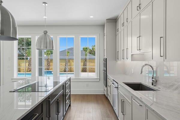 RIVIERA BEACH - Residential