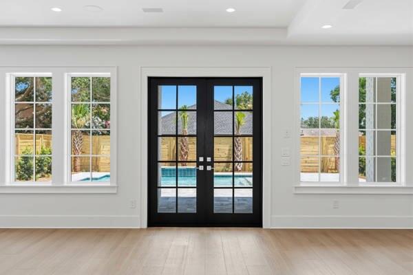 RIVIERA BEACH - Residential