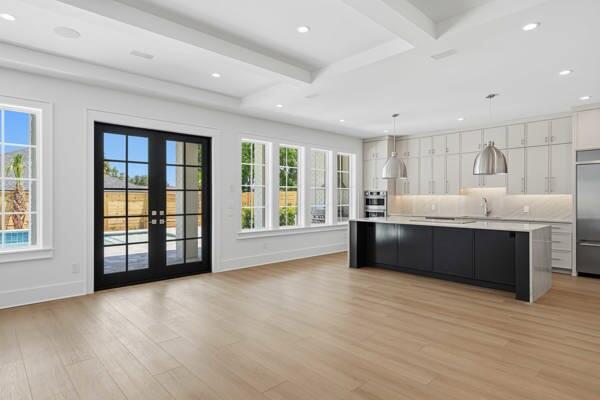 RIVIERA BEACH - Residential