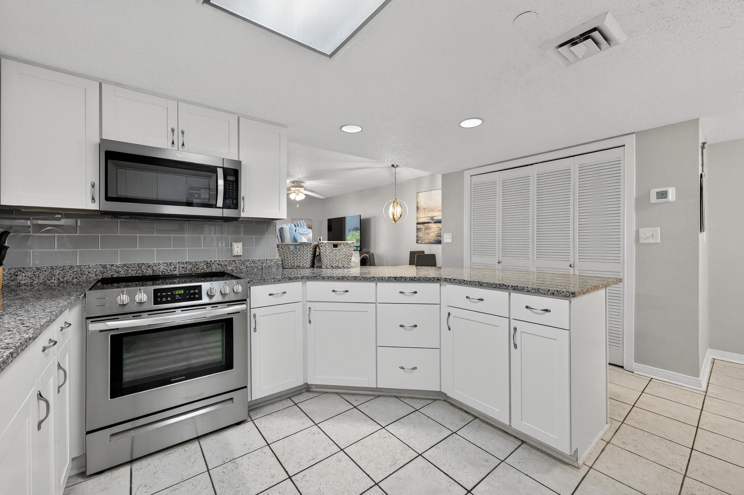 NAUTILUS CONDO - Residential