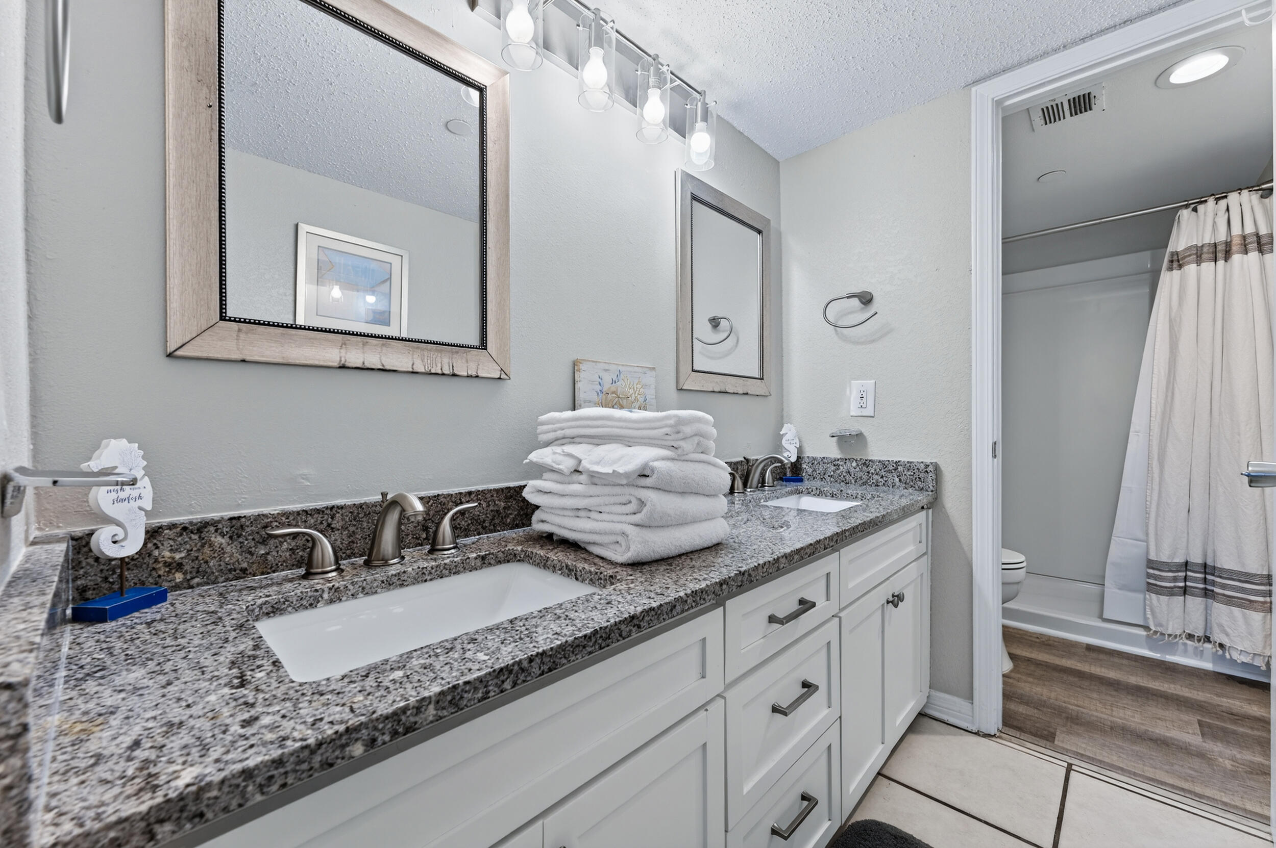 NAUTILUS CONDO - Residential