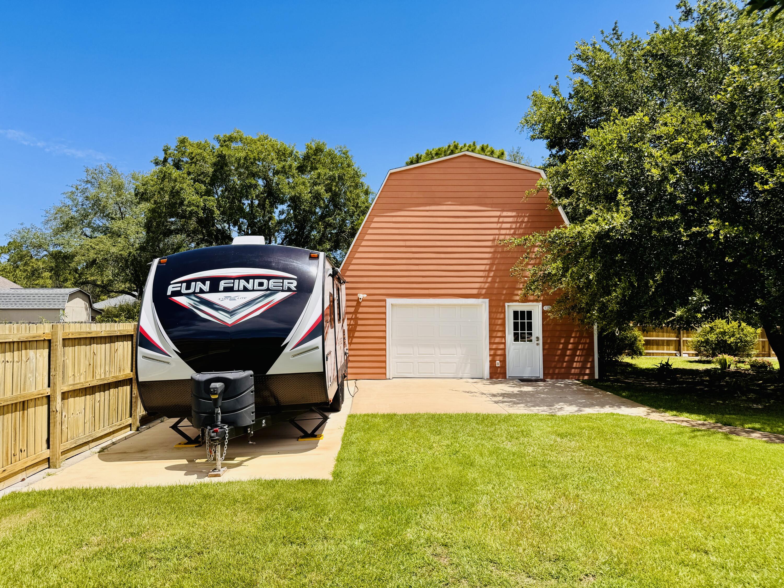 HOLLEY BY THE SEA - Residential