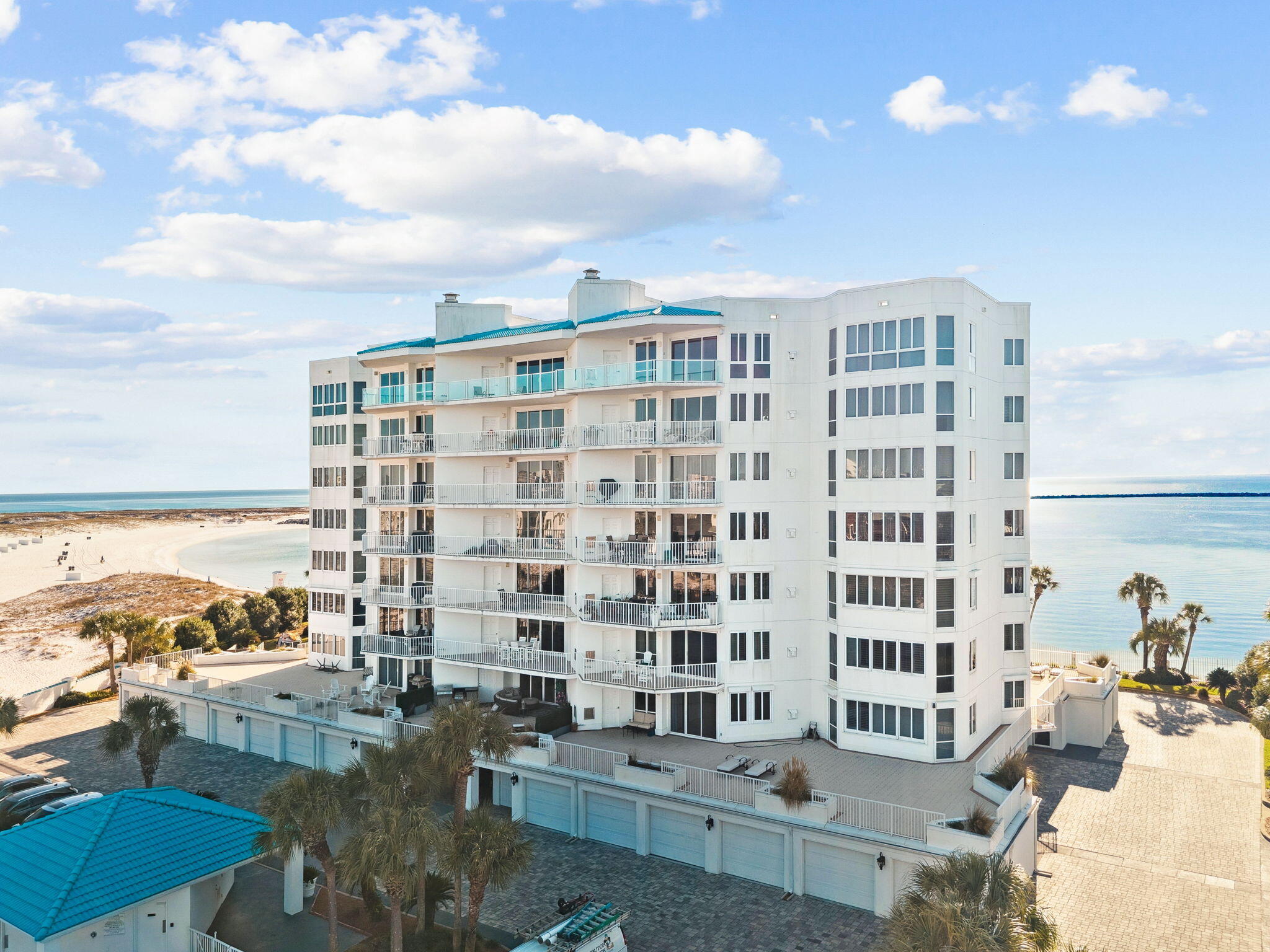 THE ULTIMATE CONDO - Residential