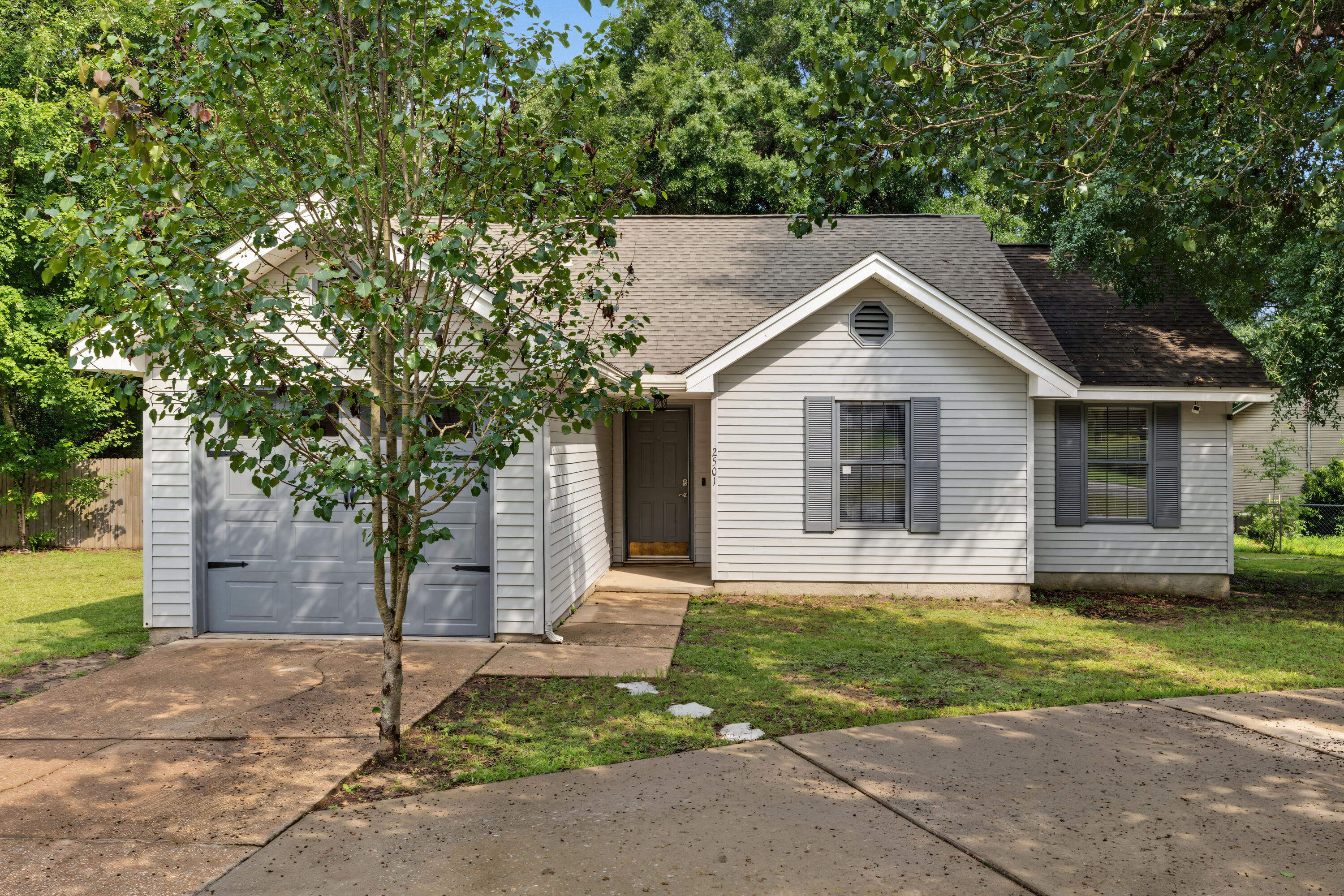 Move-in ready and beautifully updated! This charming corner-lot home was thoughtfully remodeled in 2022 and offers the perfect blend of style and peace of mind. The kitchen features beautiful granite countertops. Outside, you'll love the fully fenced backyard, perfect for pets, entertaining, or relaxing, along with the convenience of a circle driveway that provides plenty of parking and easy access!