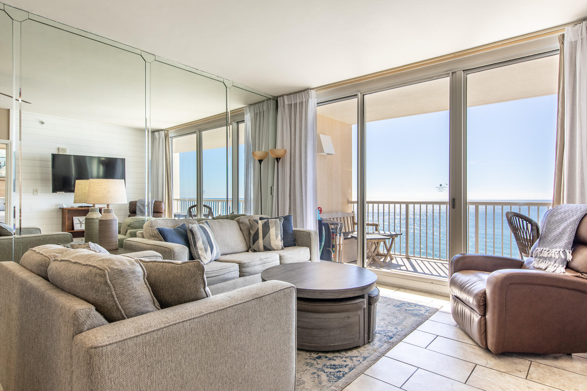 MAJESTIC BEACH TOWERS I - Residential