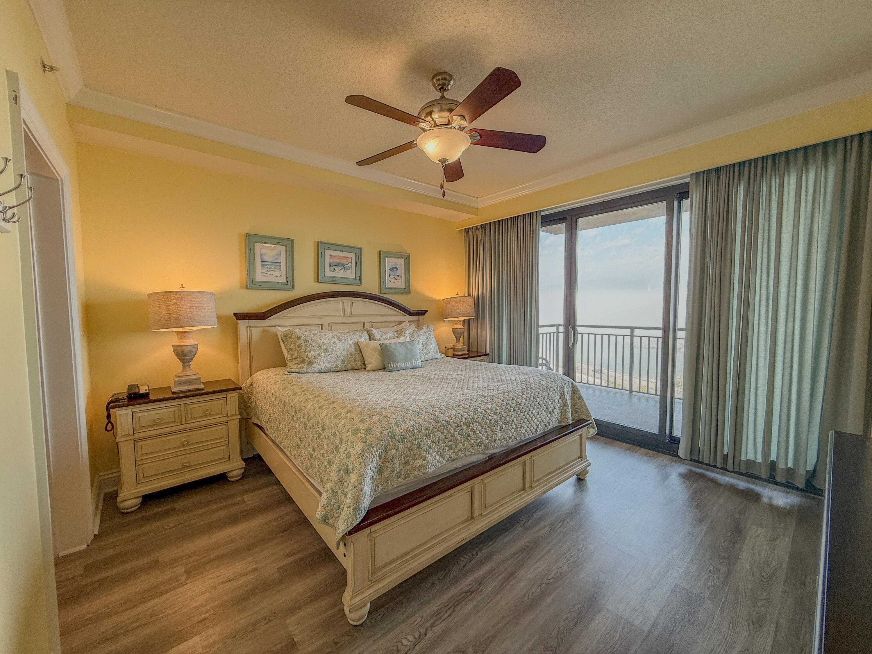EMERALD GRANDE - Residential
