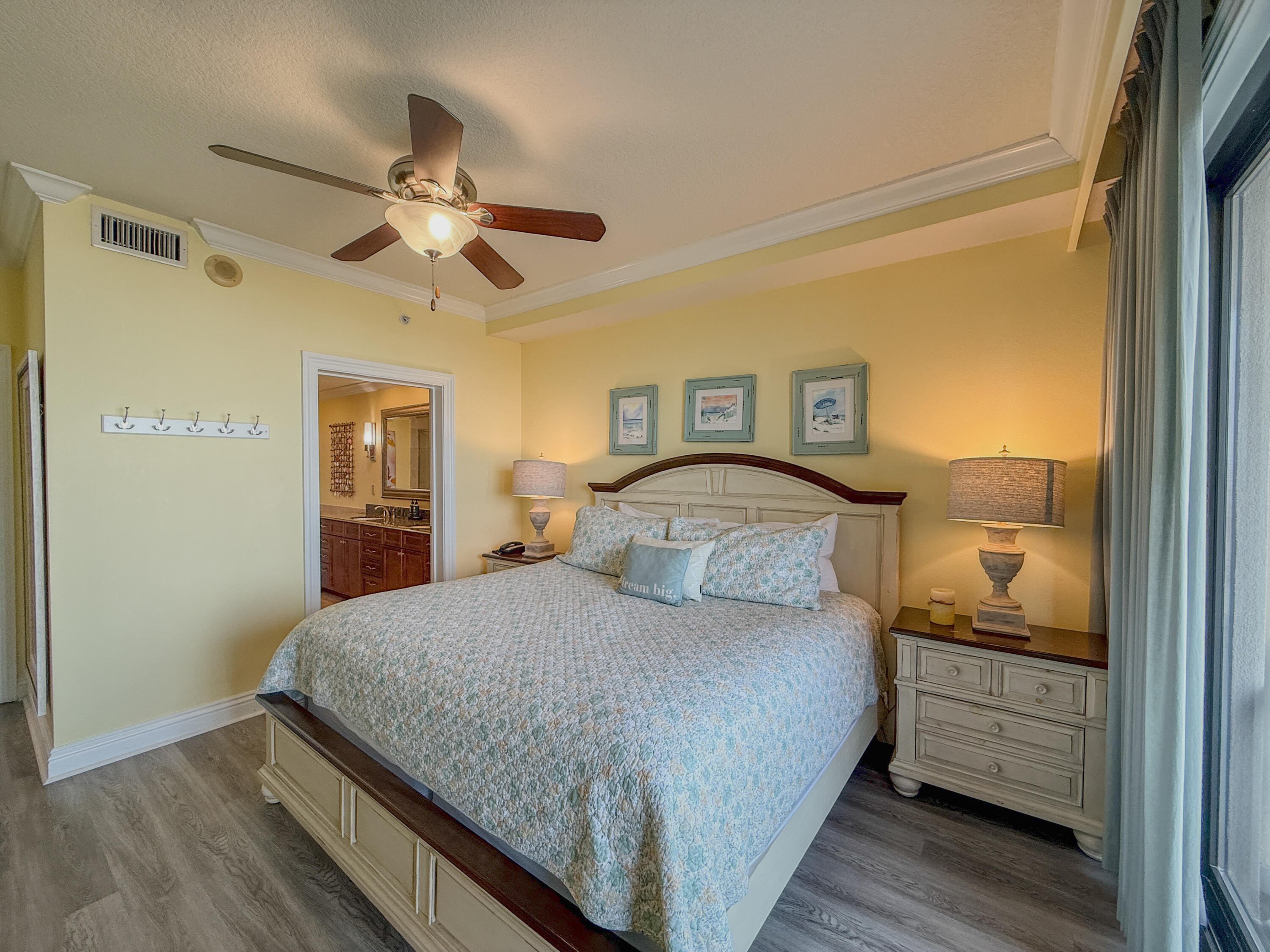 EMERALD GRANDE - Residential