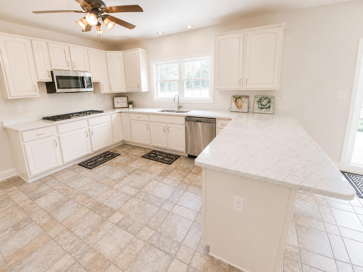 LAGRANGE SHORES - Residential