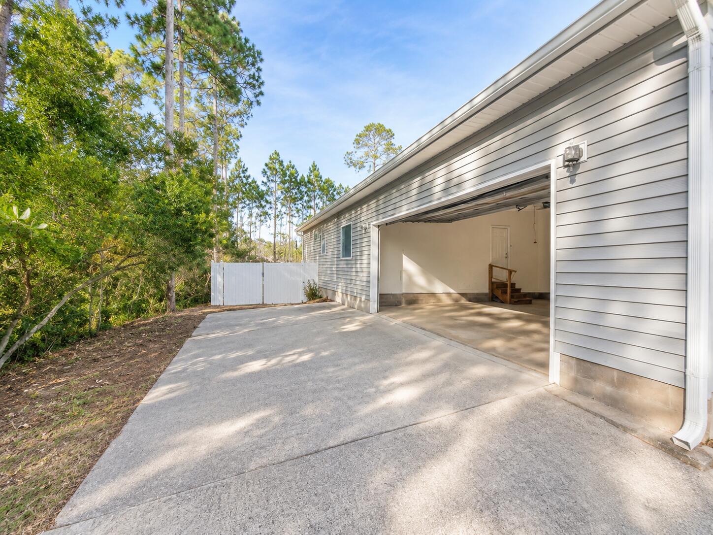 LAGRANGE SHORES - Residential