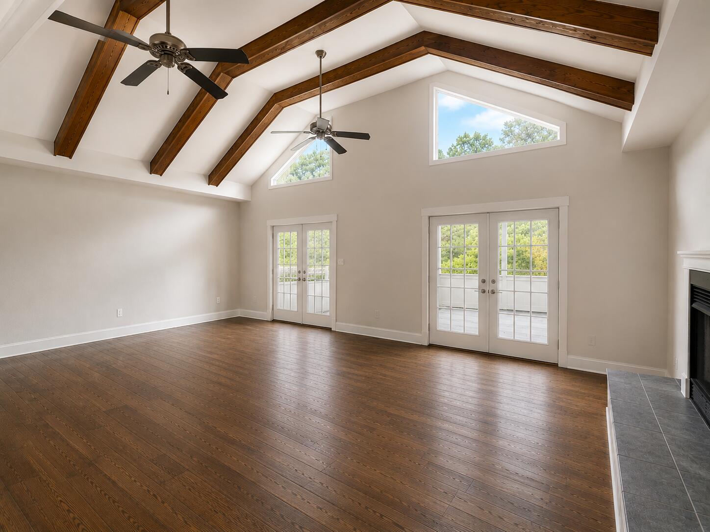 LAGRANGE SHORES - Residential
