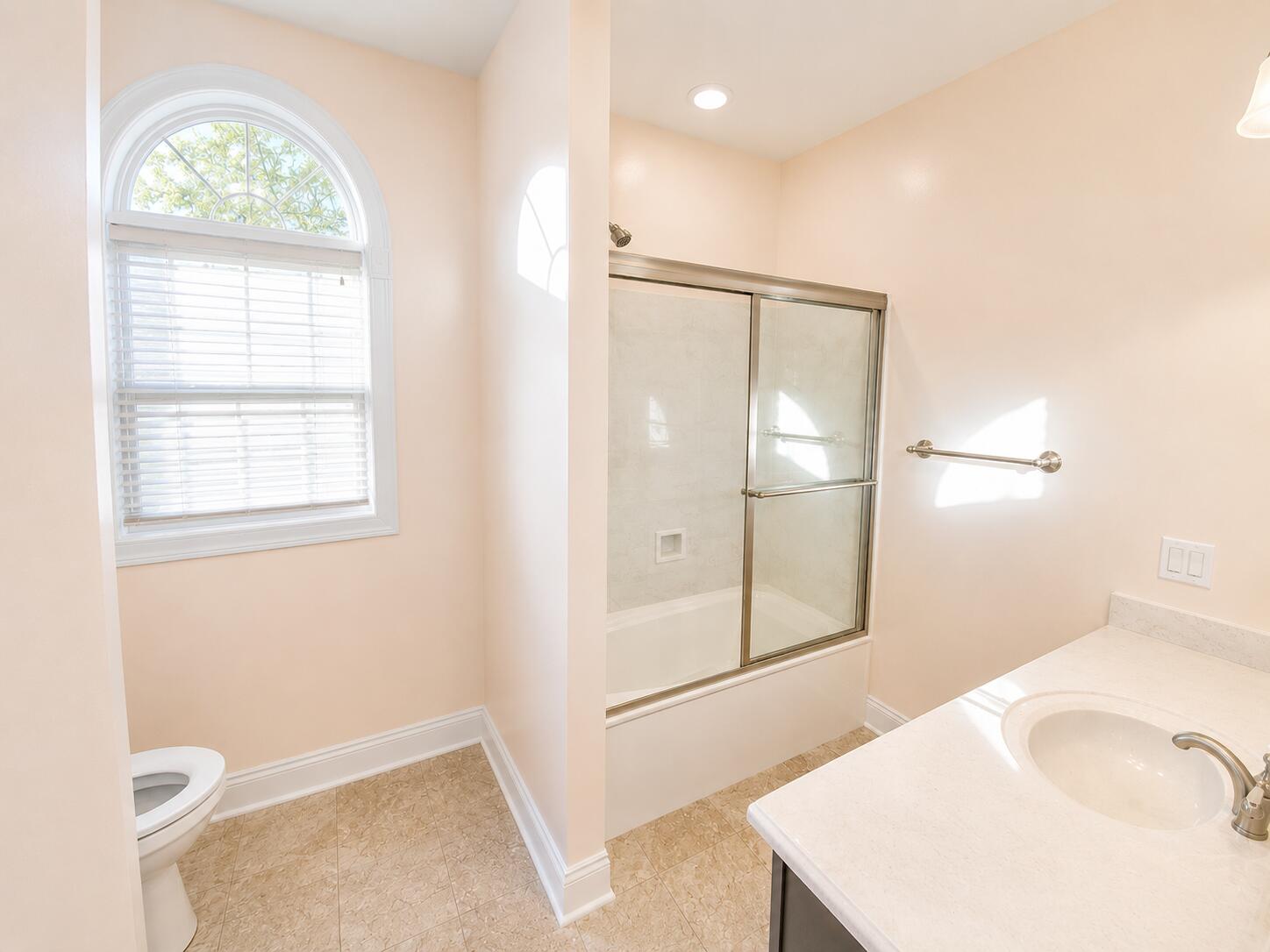 LAGRANGE SHORES - Residential