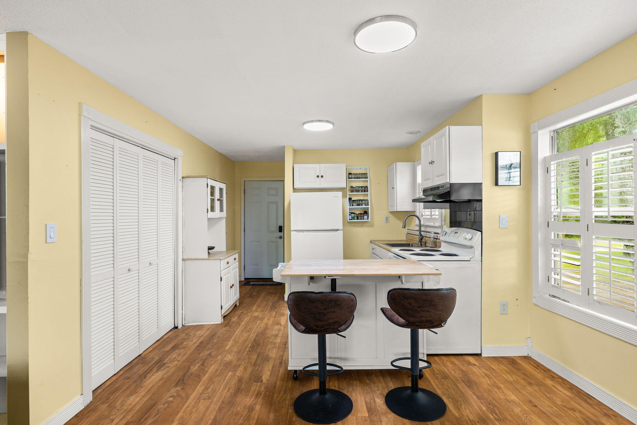 NO RECORDED SUBDIVISION - Residential