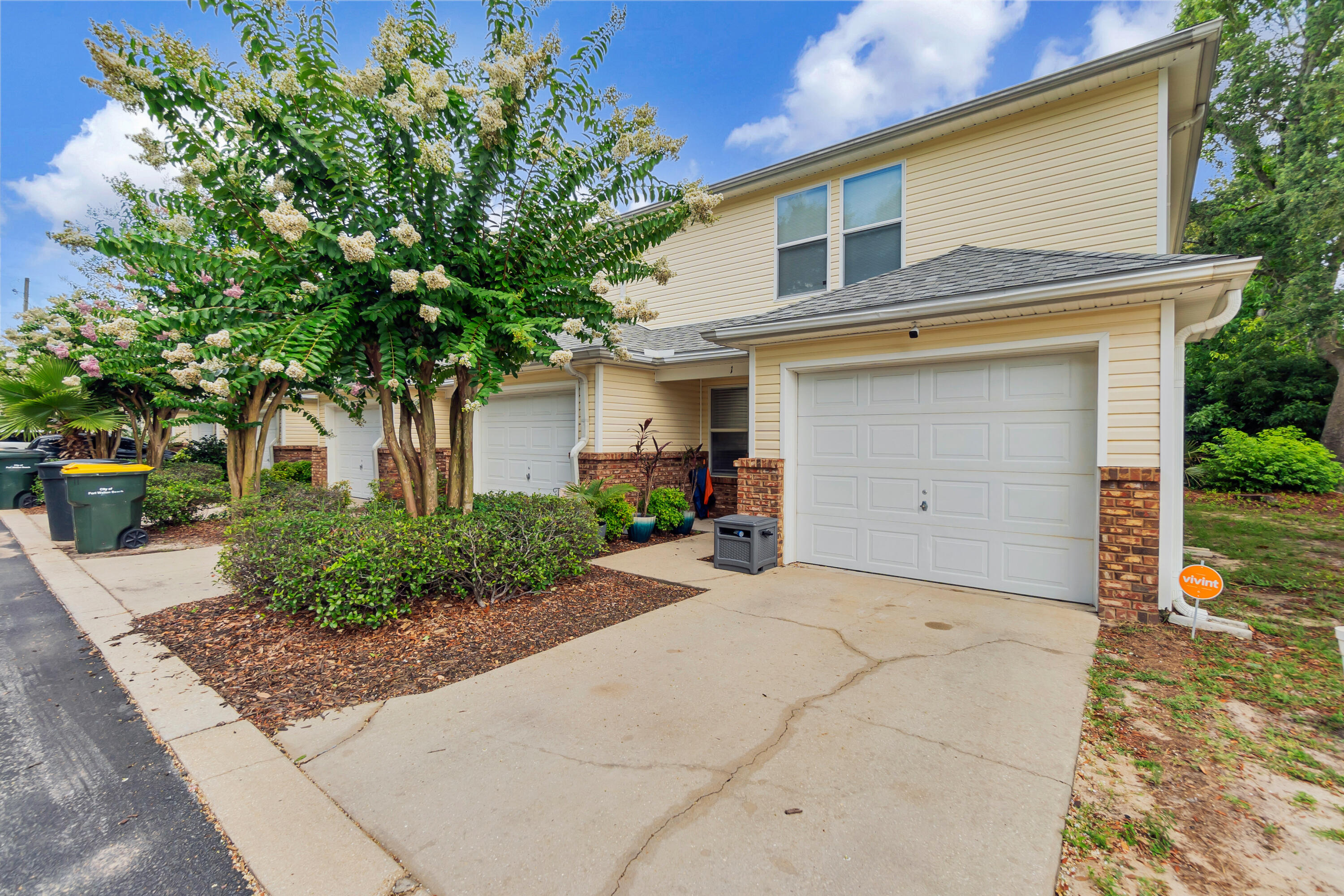 SHELL PARK CONDO - Residential