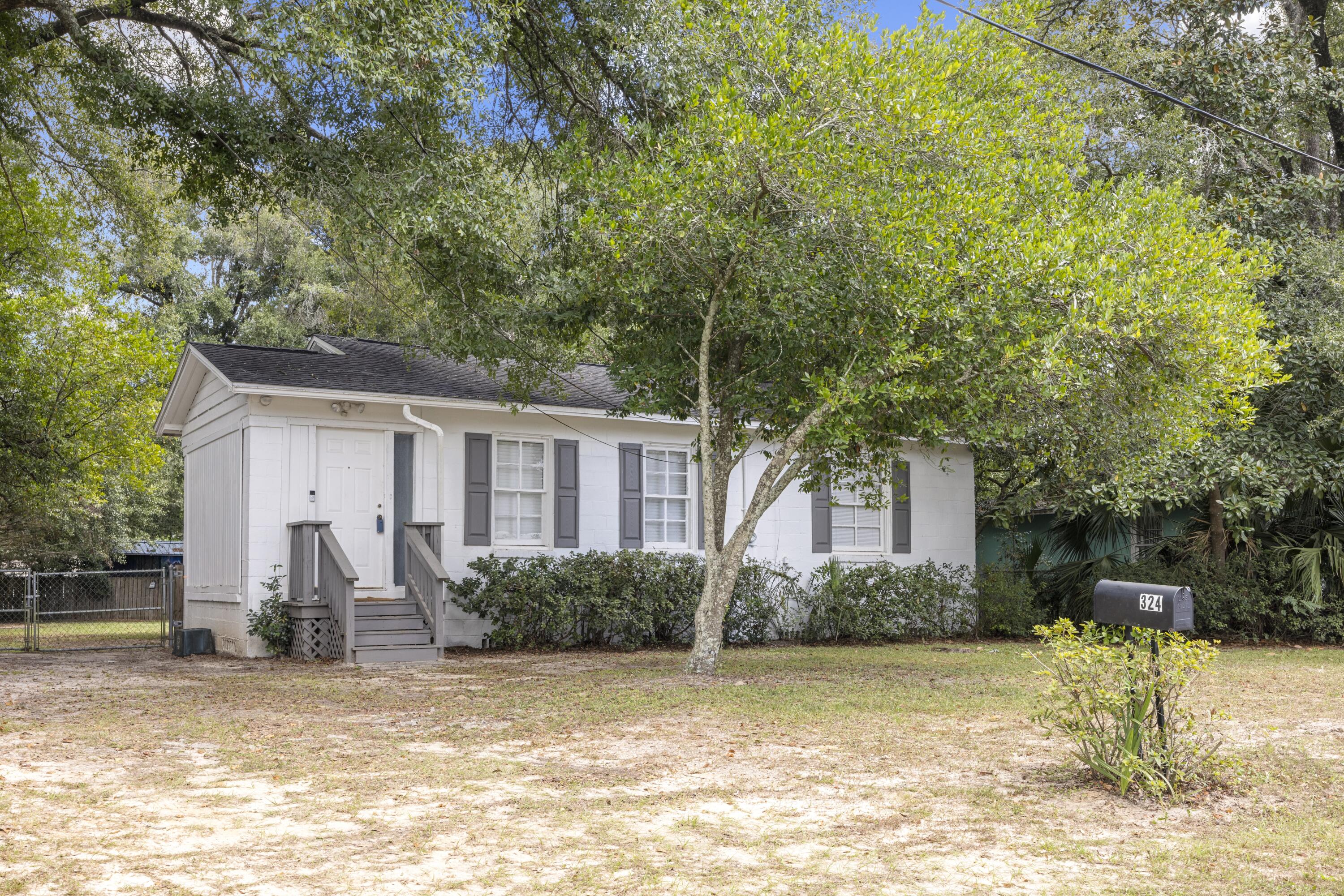 This 3BR/1BA cottage offers a comfortable layout with UPDATED flooring and a refreshed kitchen featuring updated cabinets and counters. Enjoy plenty of NATURAL LIGHT throughout and a spacious yard perfect for outdoor living. Conveniently located just one block from a school and close to shopping and dining, this home offers both comfort and LOCATION $1,300/month $1,300 security deposit Move-in ready--schedule your showing today! Pets with approval $250 fee and $30 extra an month