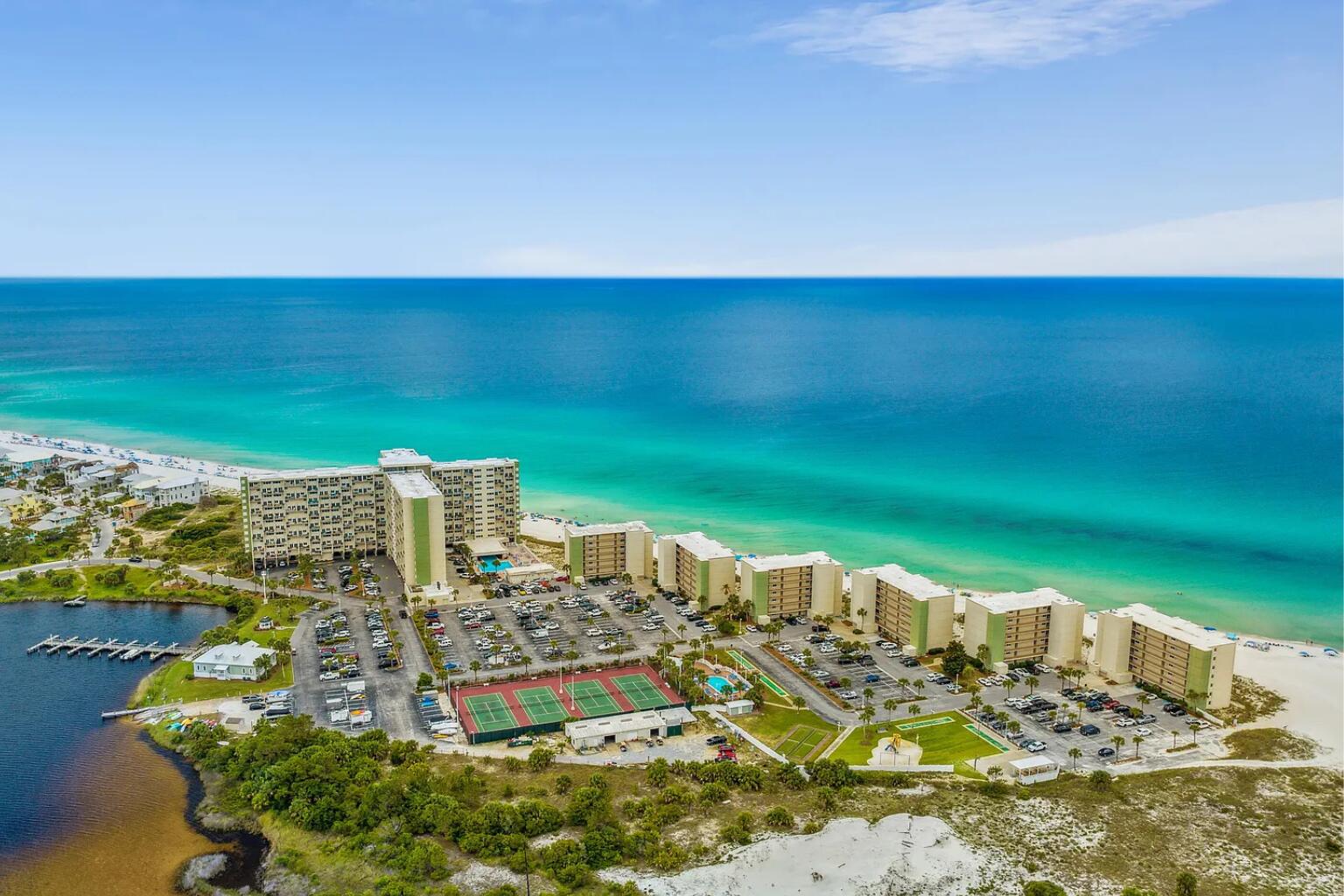 PINNACLE PORT - Residential