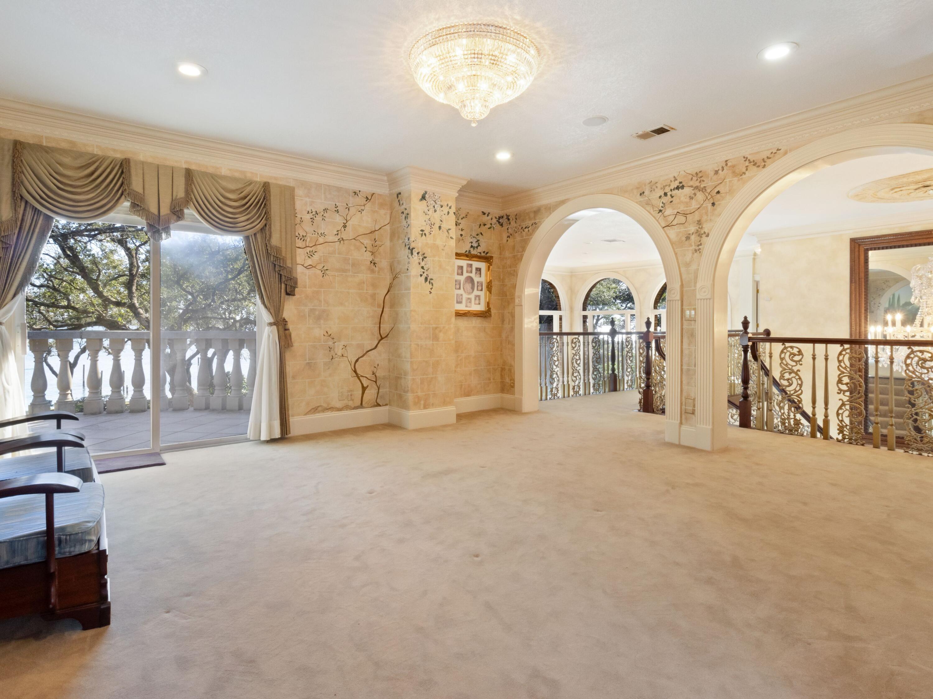 GULFVIEW S/D TO MARY ESTHER - Residential