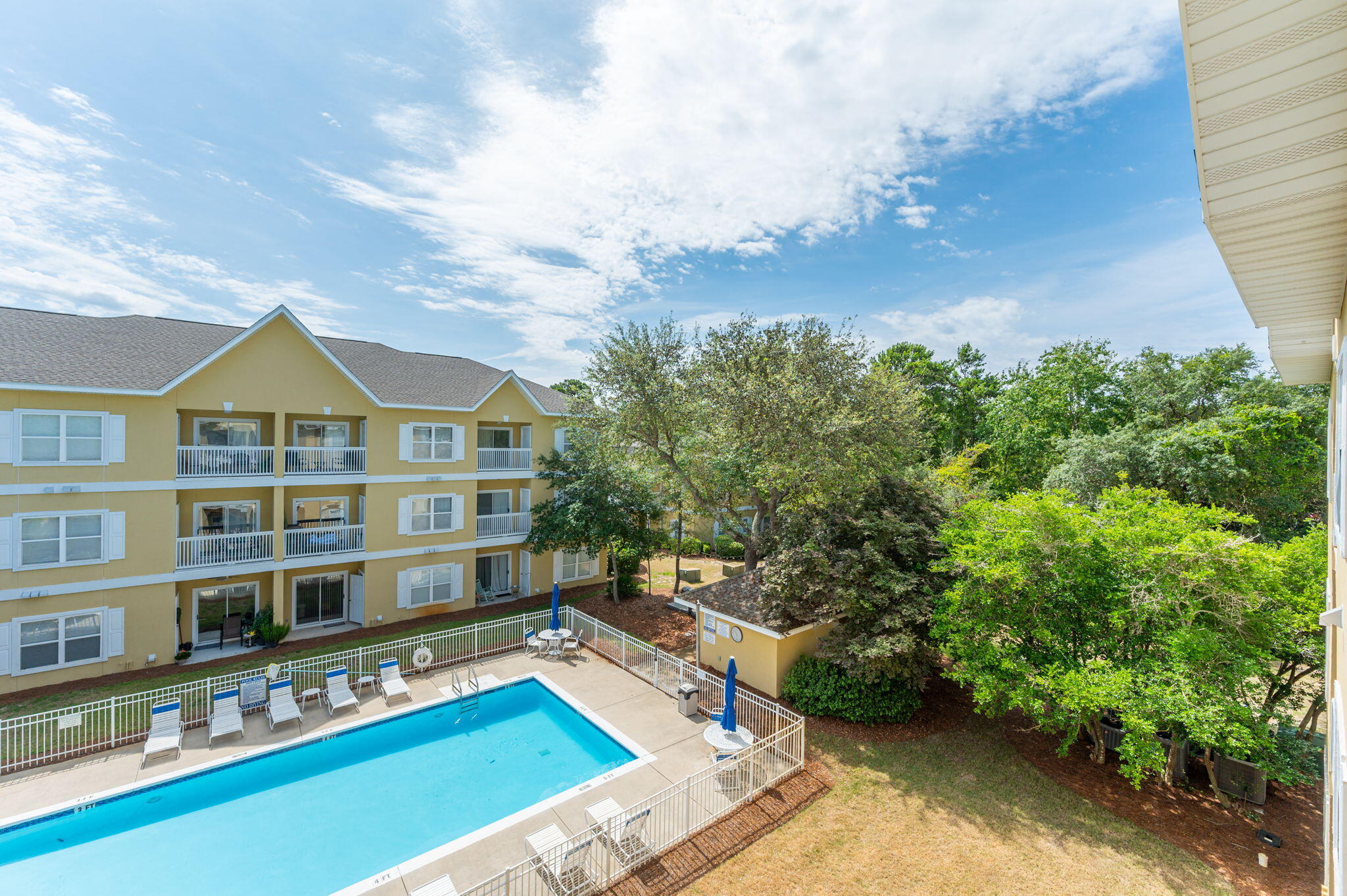 HERONS WATCH CONDO PH 2 - Residential