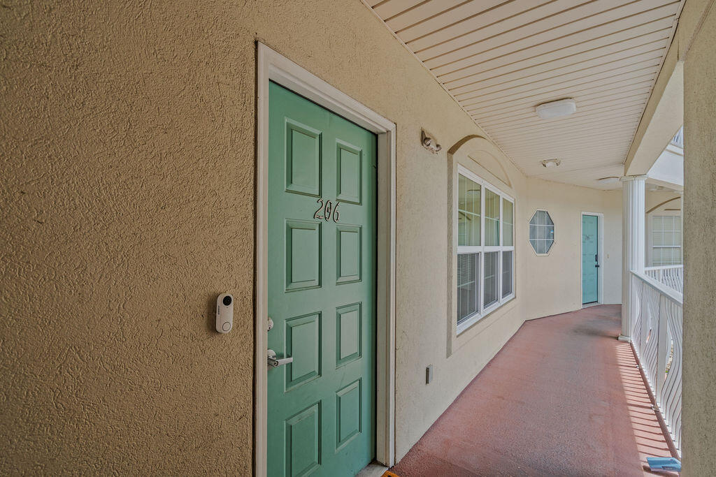 LAGUNA LANDING - Residential