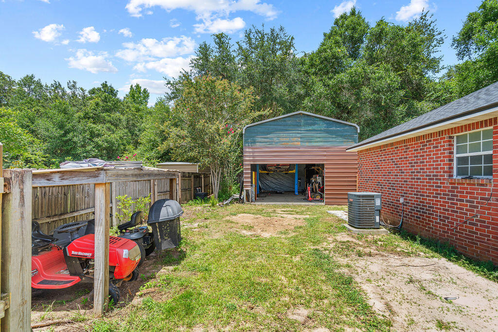 HAWK'S NEST - Residential