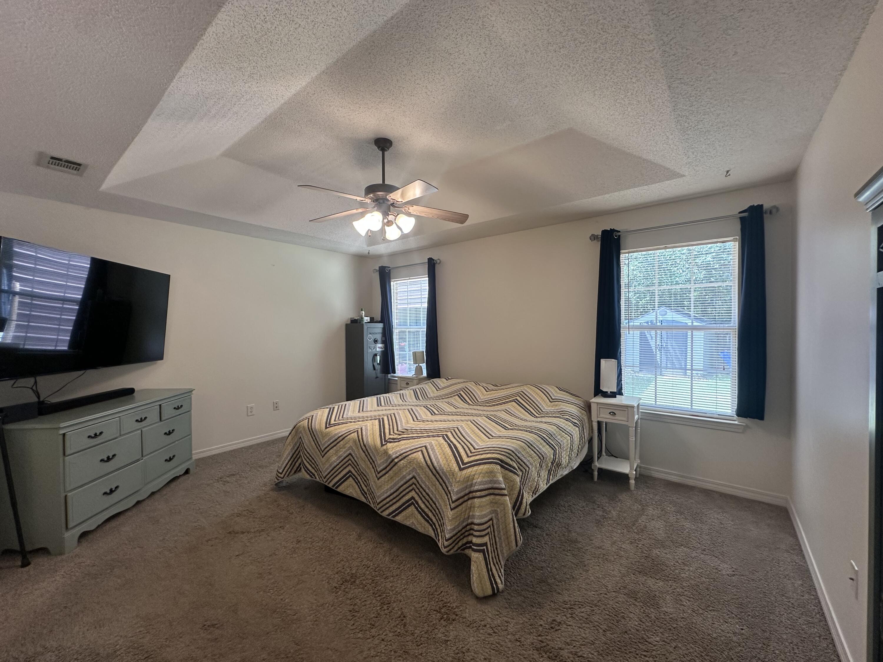 HAWK'S NEST - Residential