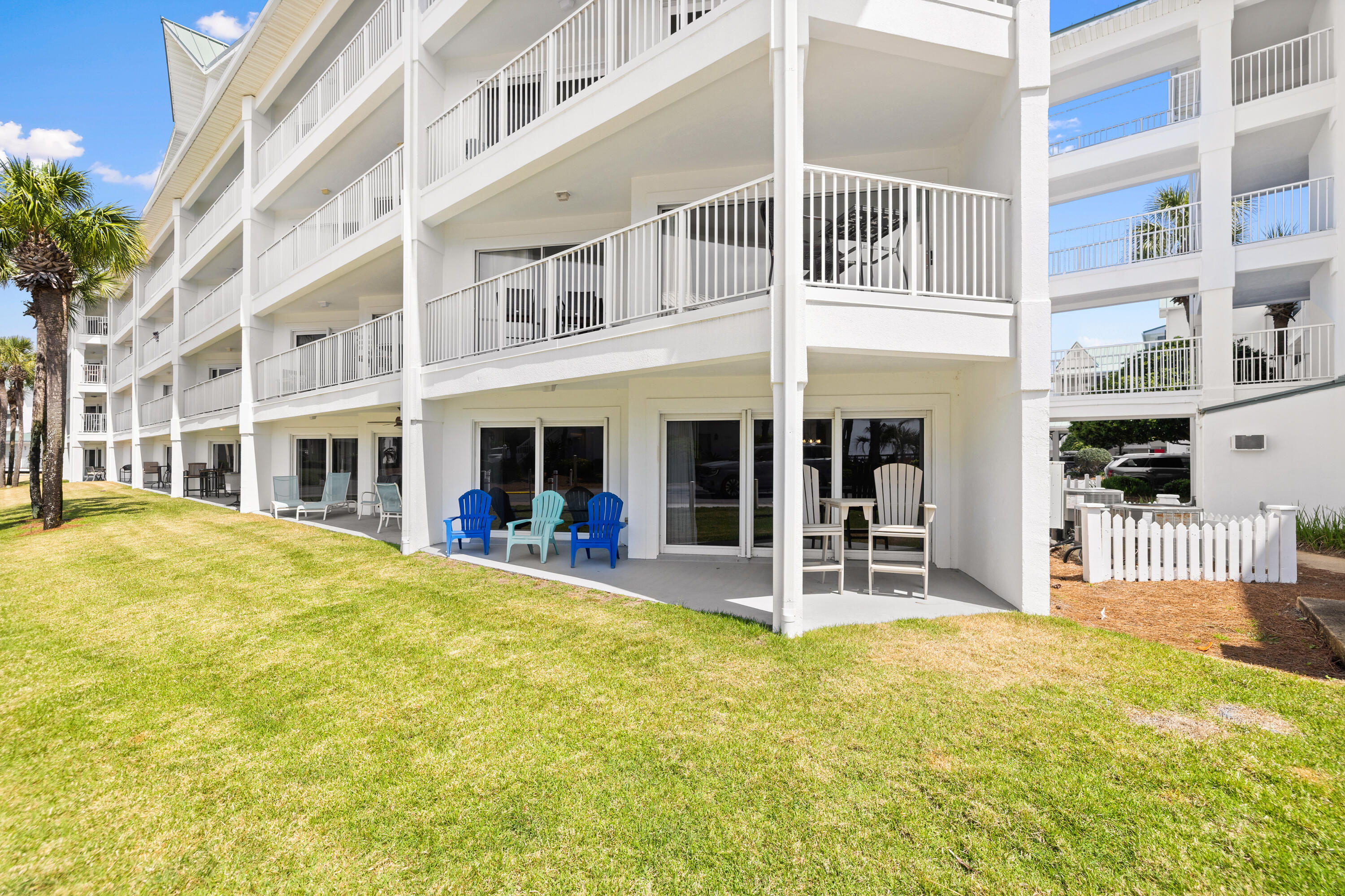 MARAVILLA CONDO 1 - Residential