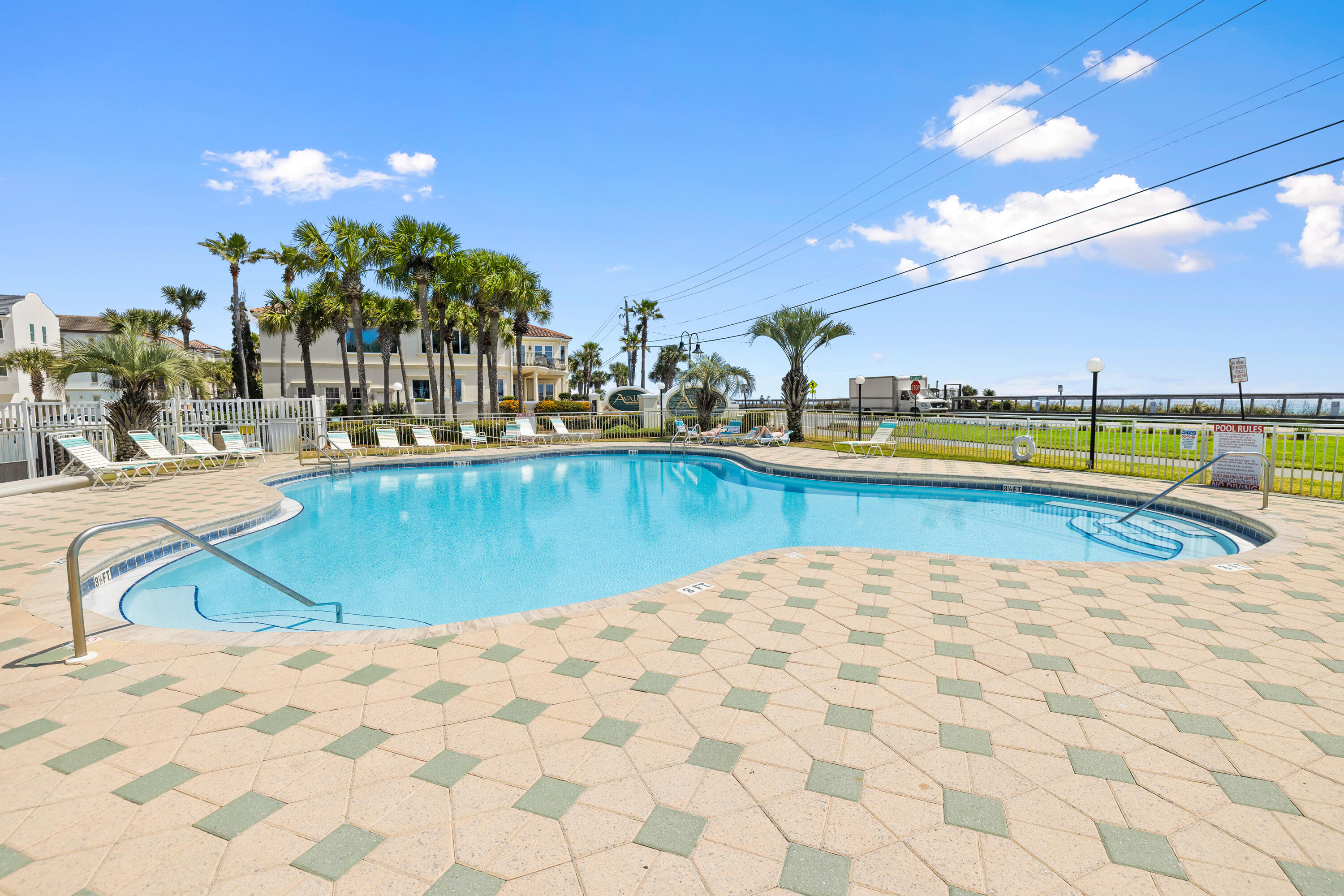 MARAVILLA CONDO 1 - Residential
