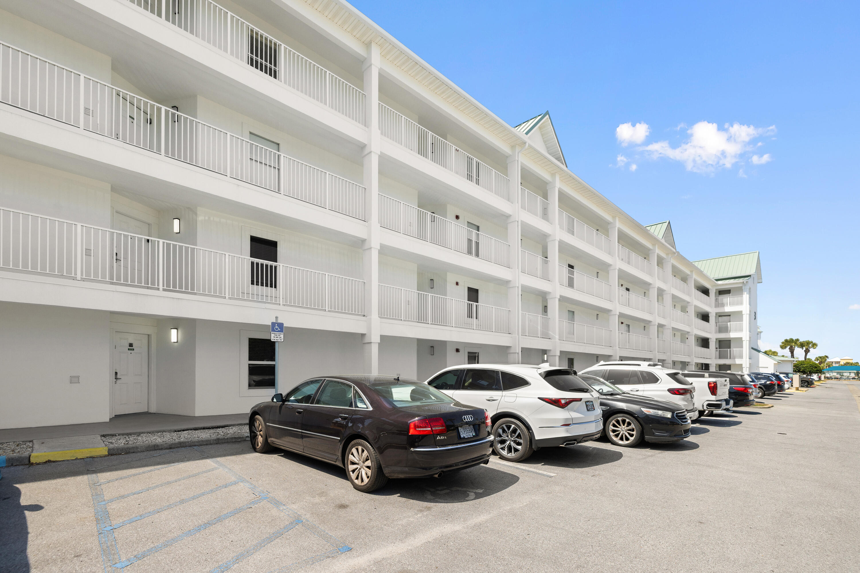 MARAVILLA CONDO 1 - Residential