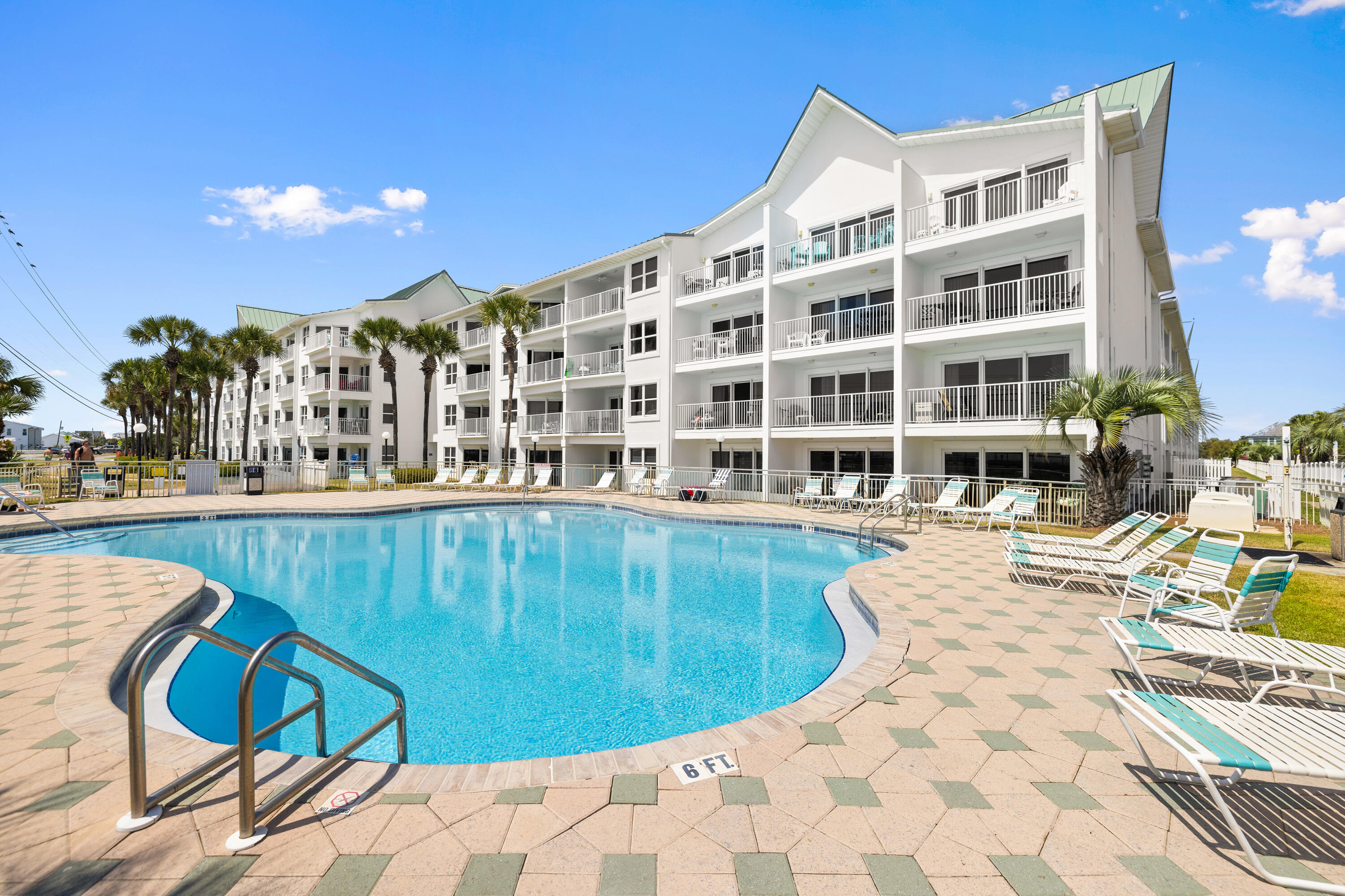 MARAVILLA CONDO 1 - Residential
