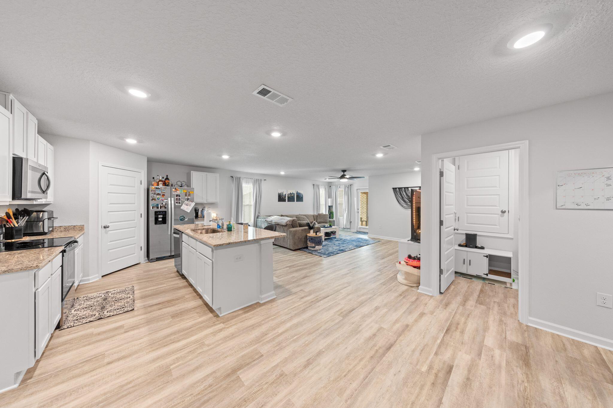 PLANTATION WOODS - Residential Lease