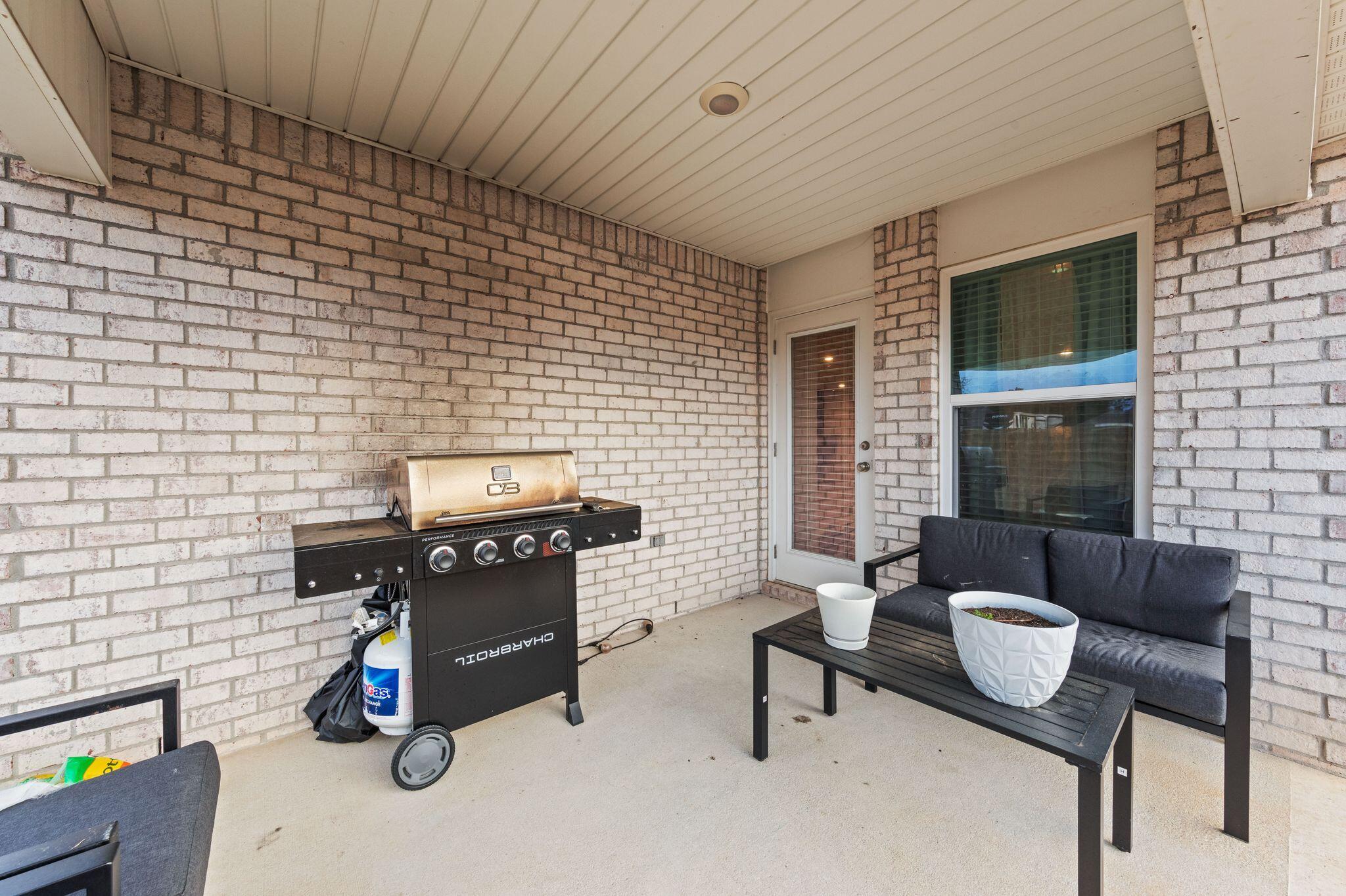 PLANTATION WOODS - Residential Lease