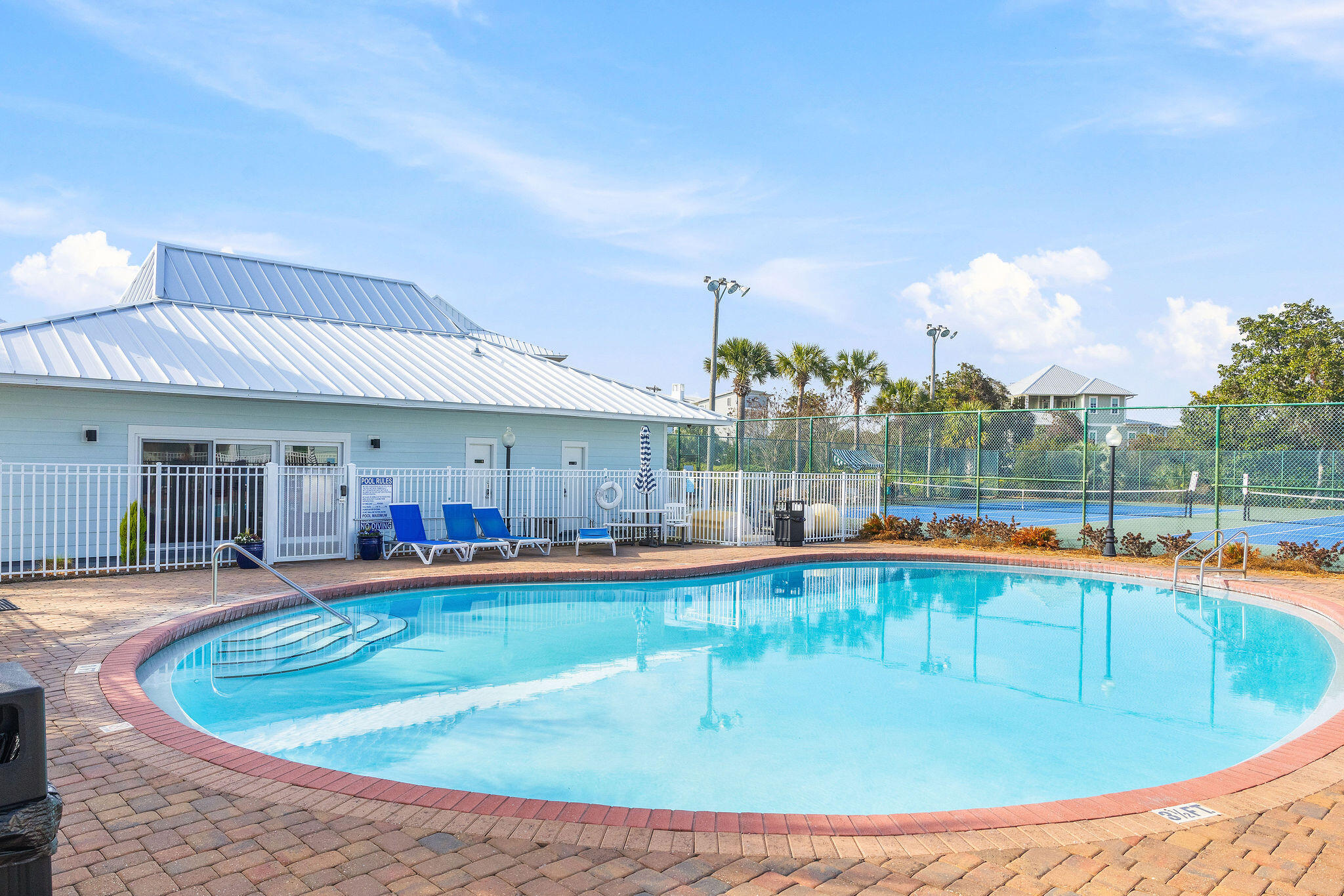 BEACHSIDE VILLAS CONDO - Residential